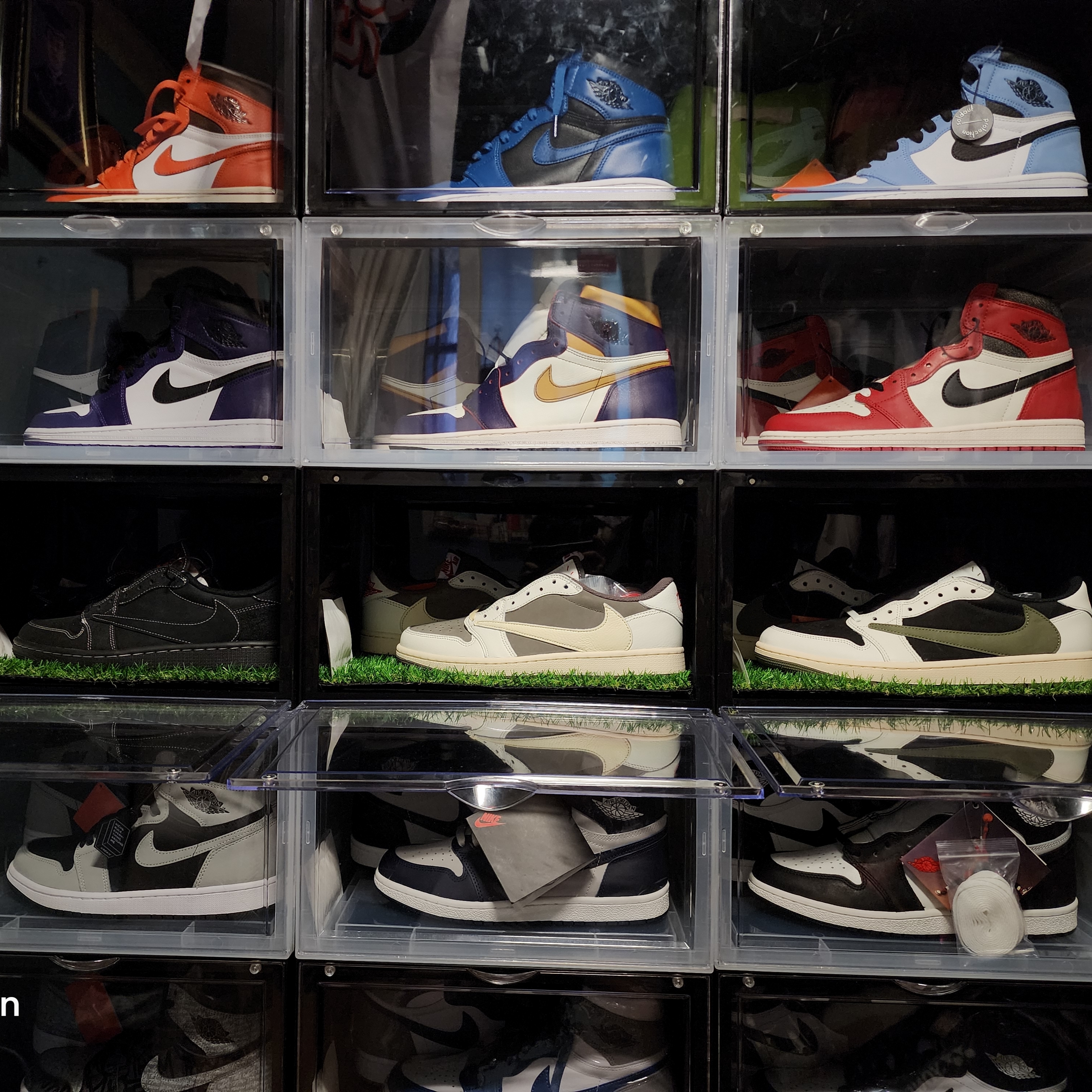 Jordan 1 x Travis Scott Retro Low OG SP Black Phantom, Jordan 1 x Travis Scott Retro Low OG SP Sail and Ridgerock 착용 스타일