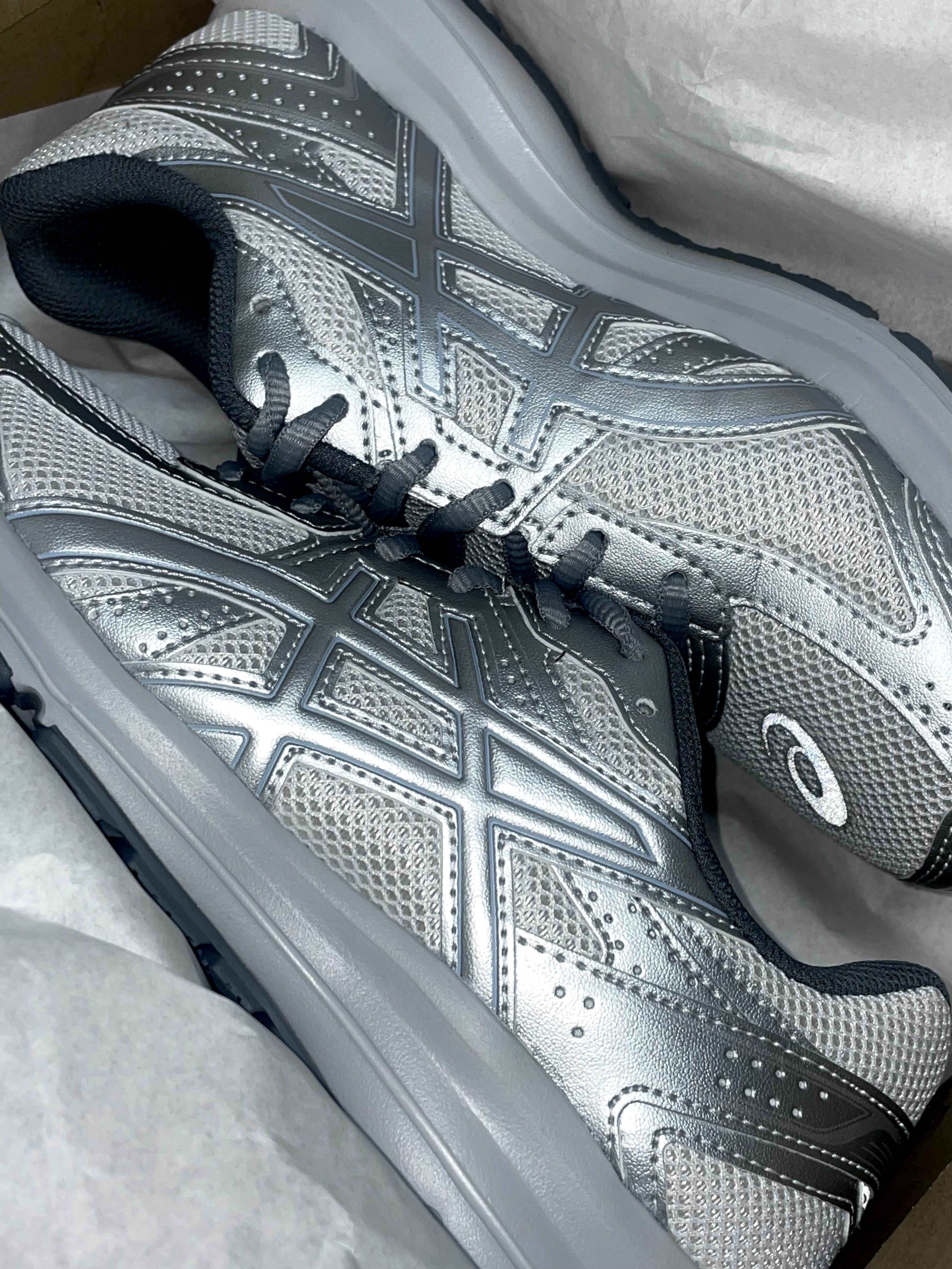 Asics Jog 100 S SMU Glacier Grey Pure Silver - 2E Wide 착용 스타일 - 3