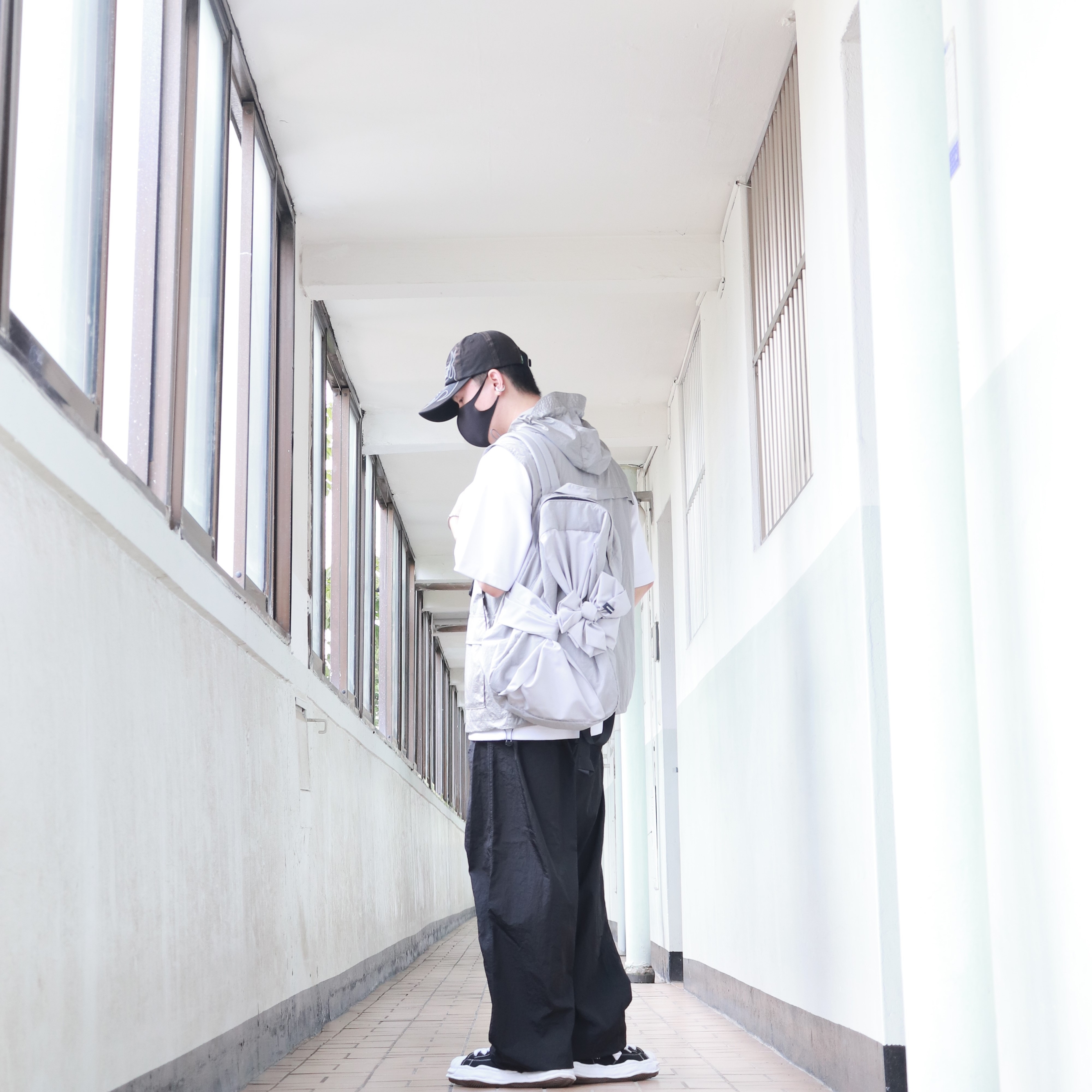 Maison Mihara Yasuhiro Blakey OG Sole Canvas Low-top Sneakers Black White 착용 스타일
