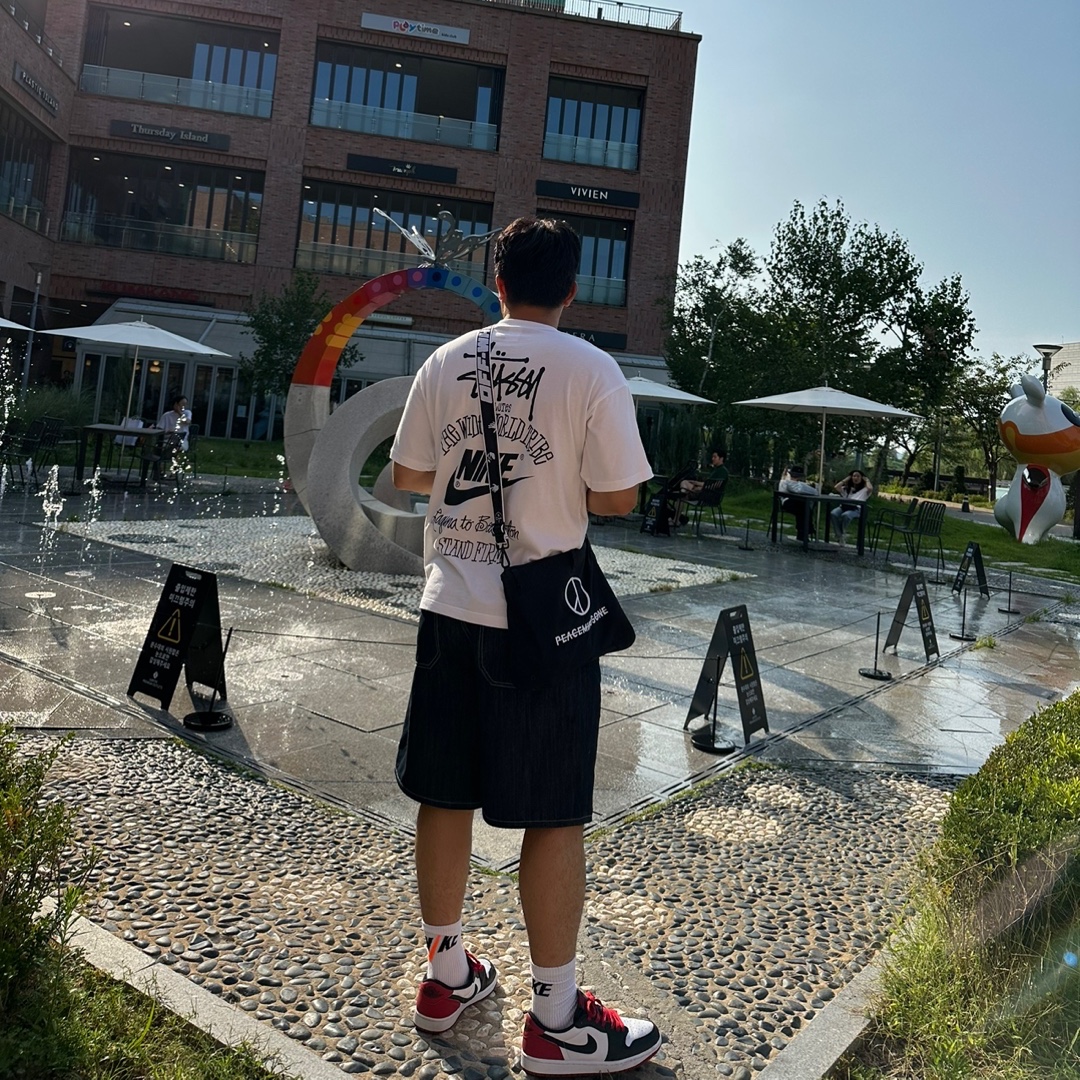 Jordan 1 Retro Low OG Black Toe, Nike x Stussy T-Shirt White (DV1774-100) 착용 스타일
