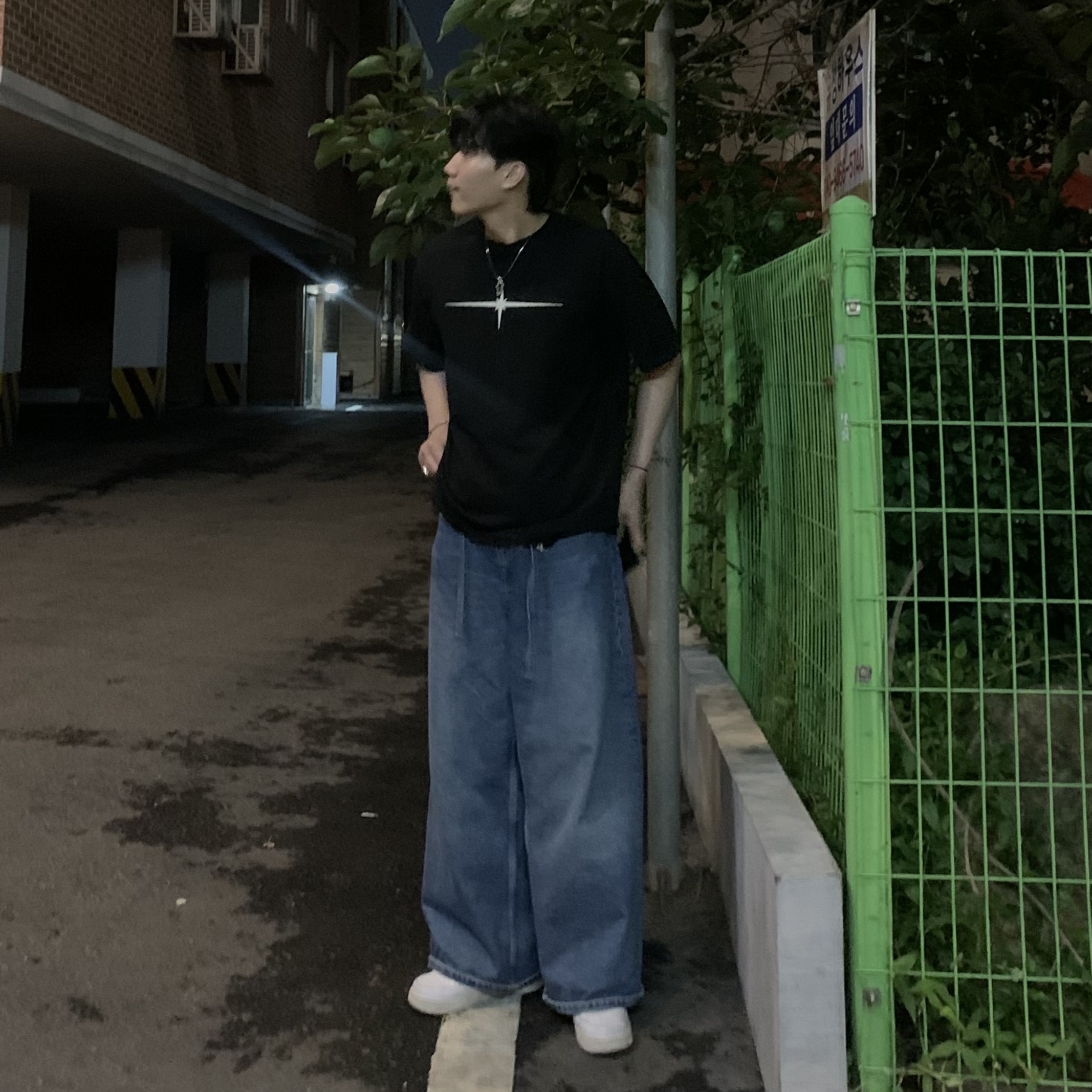 Zara x Rhuigi Baggy Jeans Medium Blue 착용 스타일 - 2