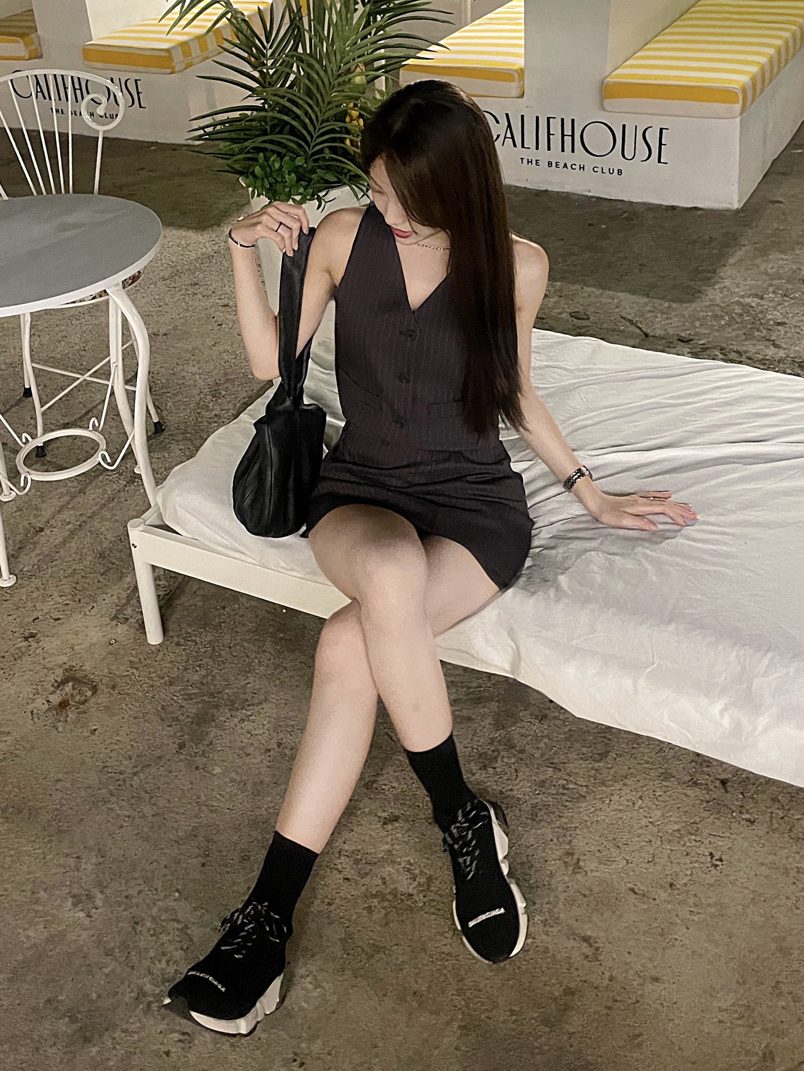 (W) Balenciaga Speed Lace Up Trainer Black White Clear Sole, Apple iPhone 14 Pro 128GB Silver (Korean Ver.) 착용 스타일 - 3