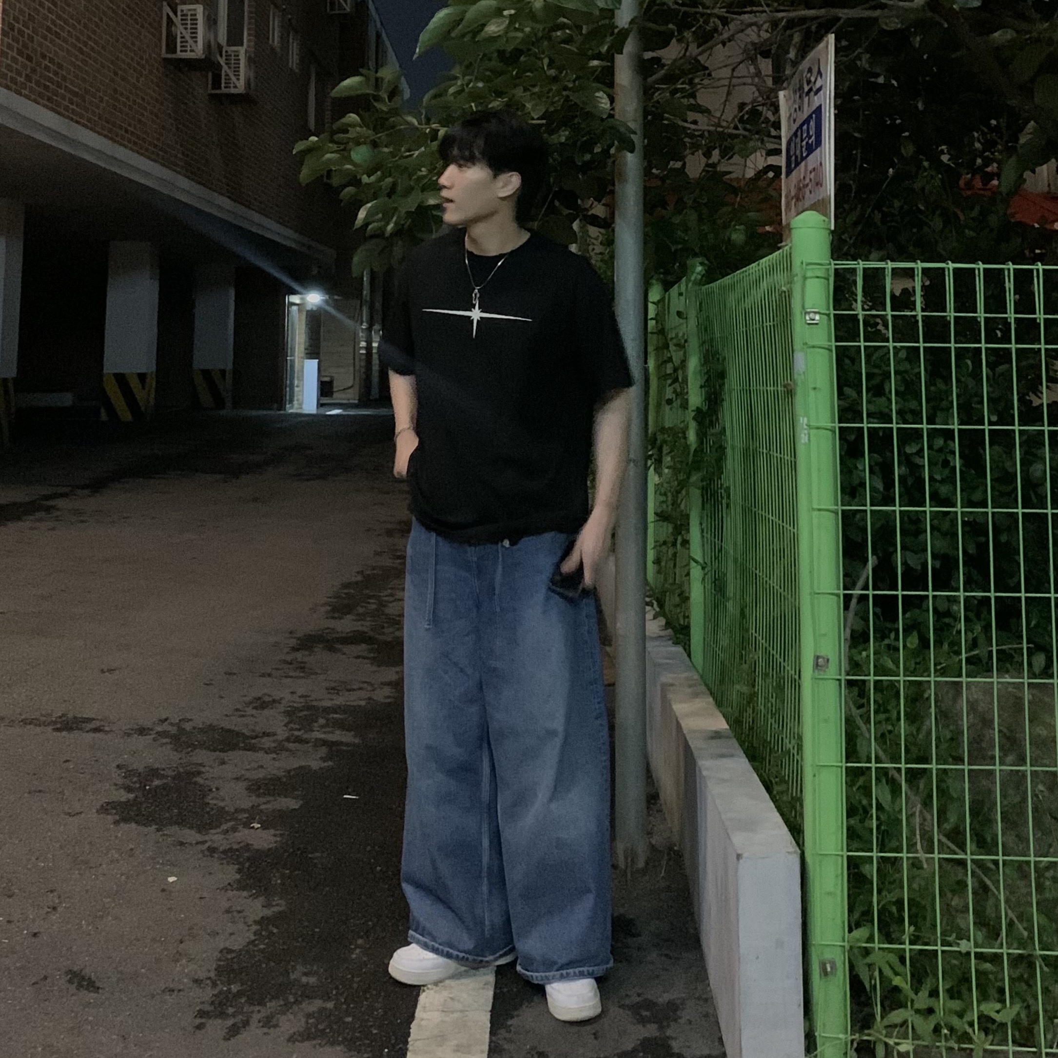 Zara x Rhuigi Baggy Jeans Medium Blue 착용 스타일 - 1