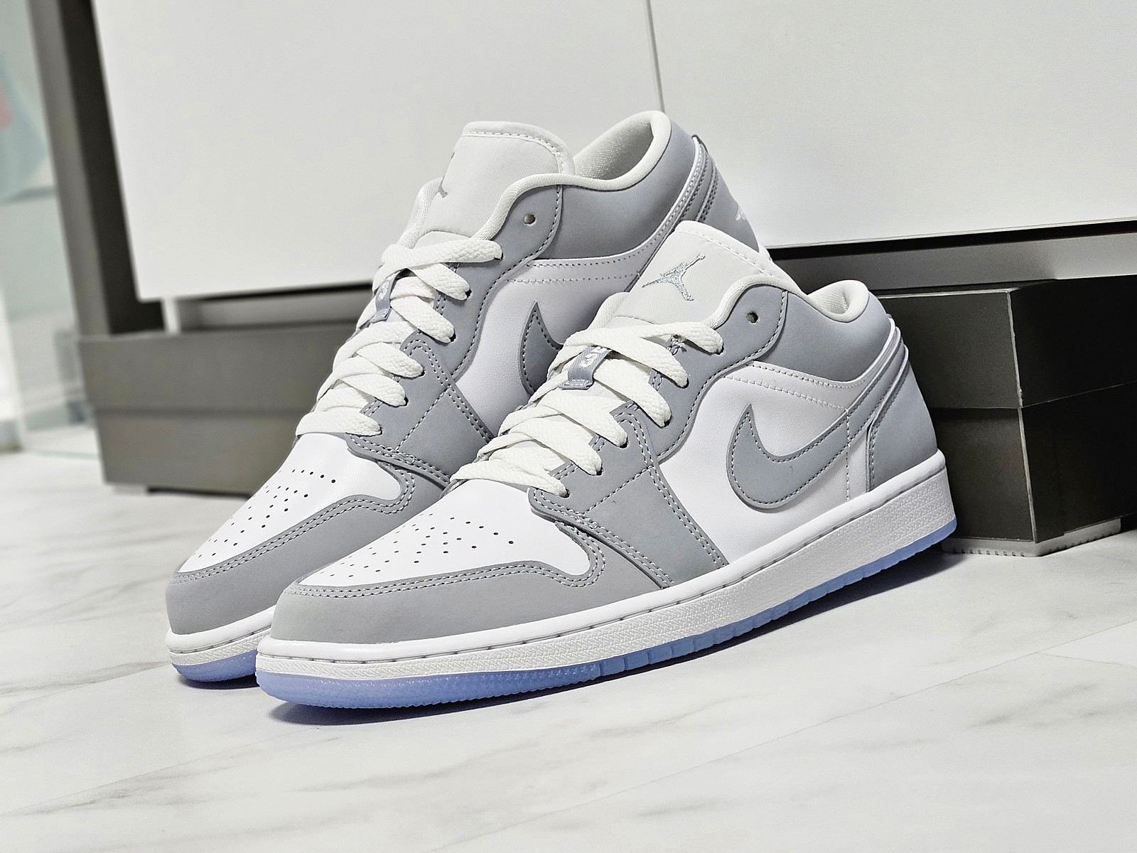 (W) Jordan 1 Low White Wolf Grey 착용 스타일 - 2