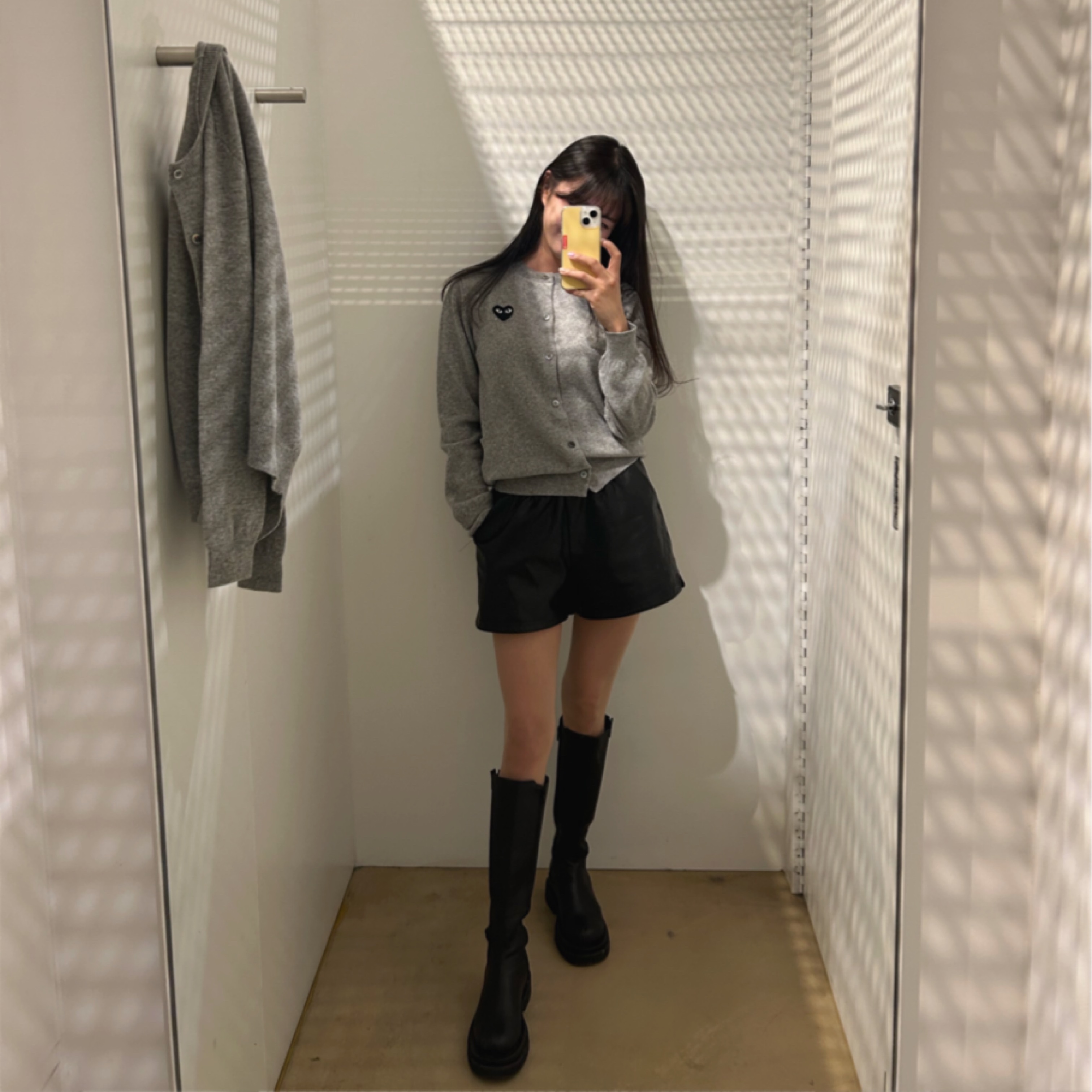 (W) Play Comme des Garcons Black Heart Knit Cardigan Grey 착용 스타일
