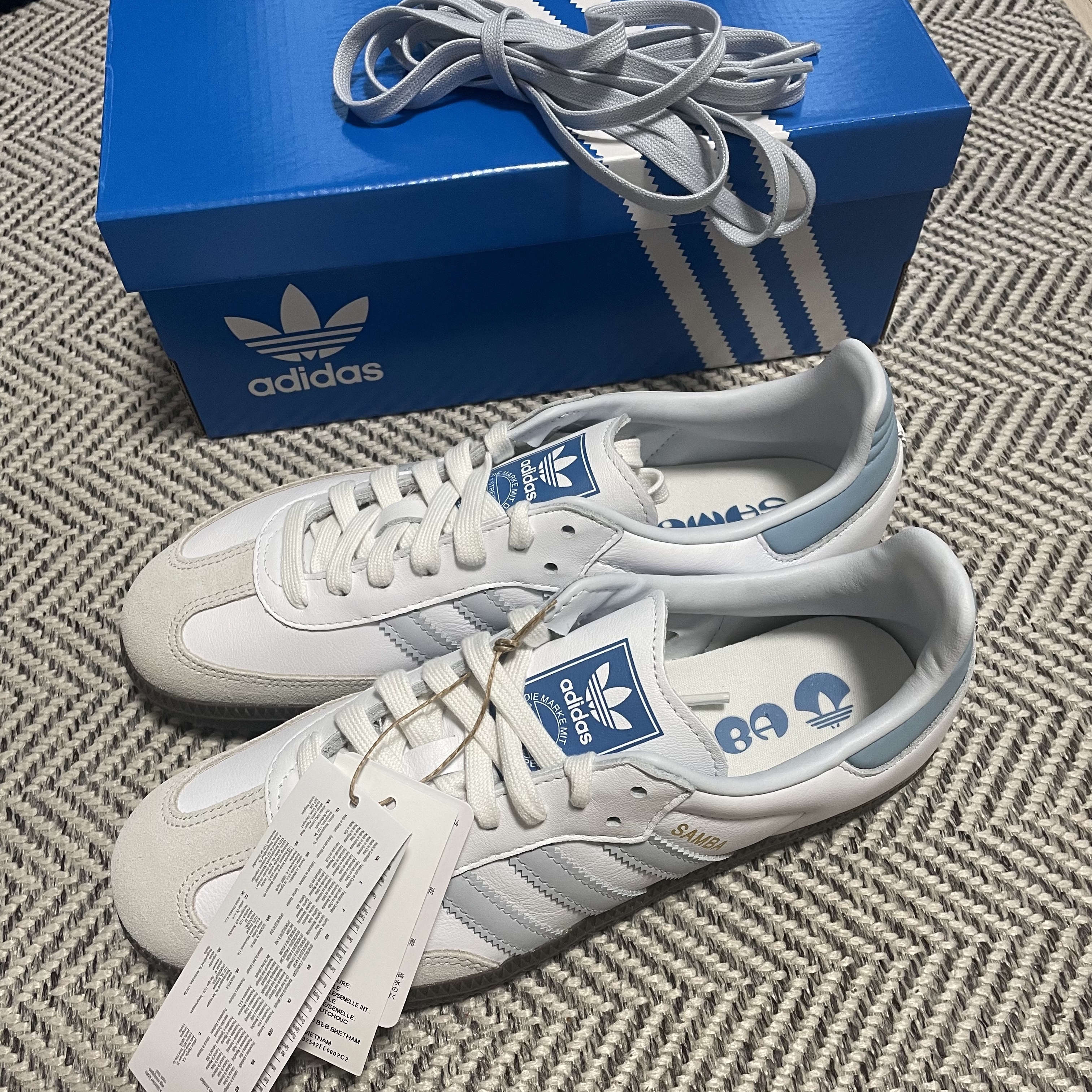 Adidas Samba OG Cloud White, Adidas x Kith Samba OG Classics Program 착용 스타일 - 2