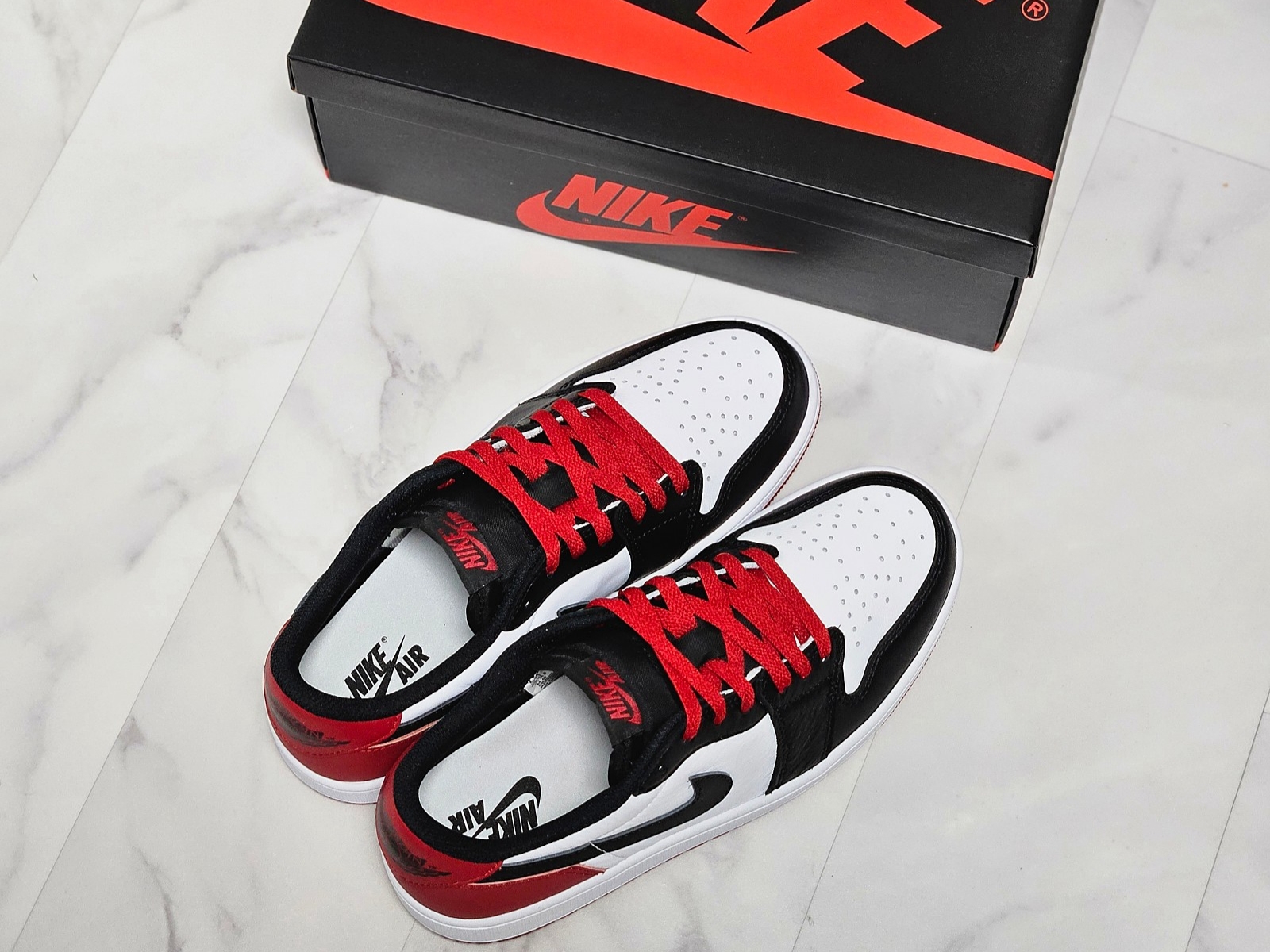 Jordan 1 Retro Low OG Black Toe 착용 스타일 - 4