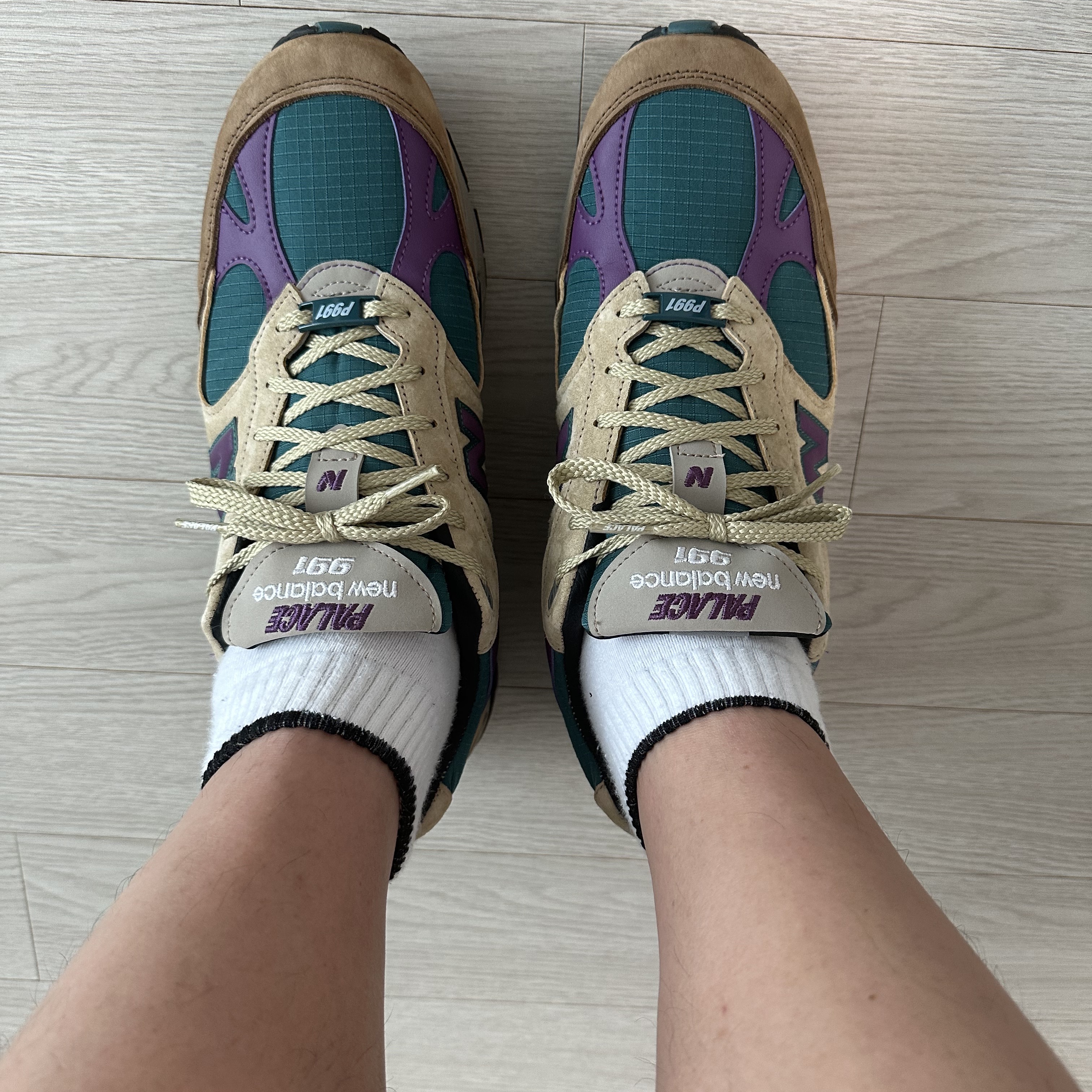 New Balance x Palace 991 Made in UK Teal Brown 착용 스타일 - 1