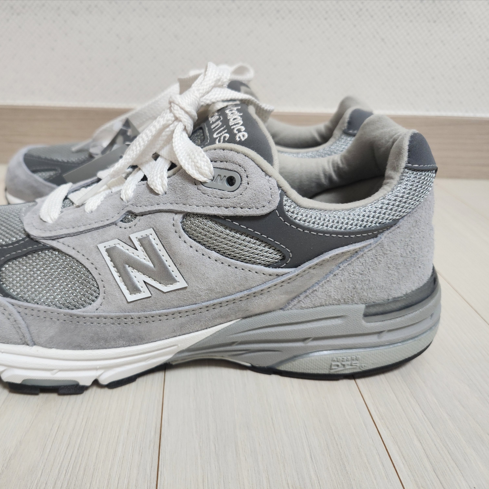 (W) New Balance 993 Made in USA Grey - B Standard 착용 스타일
