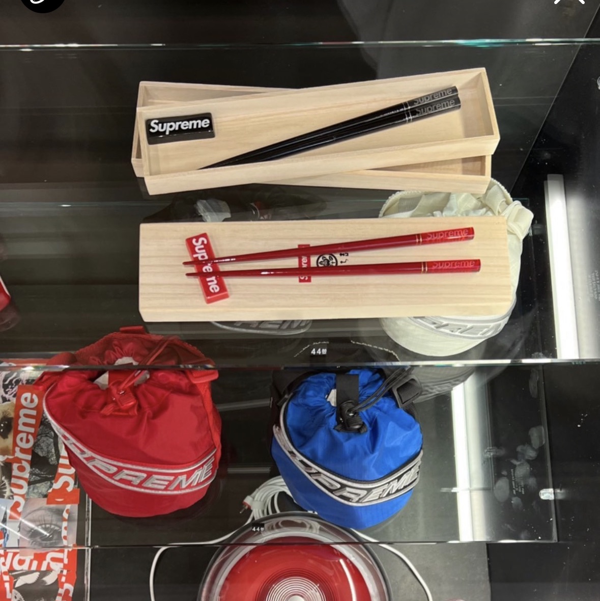 Supreme Chopstick Set Red - 23FW, Supreme Chopstick Set Black - 23FW 착용 스타일