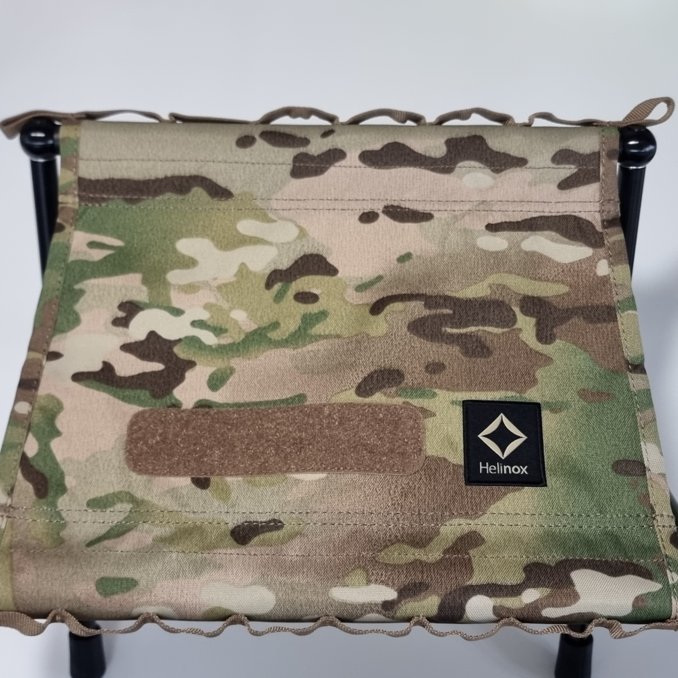 Helinox Tactical Speed Stool M Multicam 착용 스타일 - 3