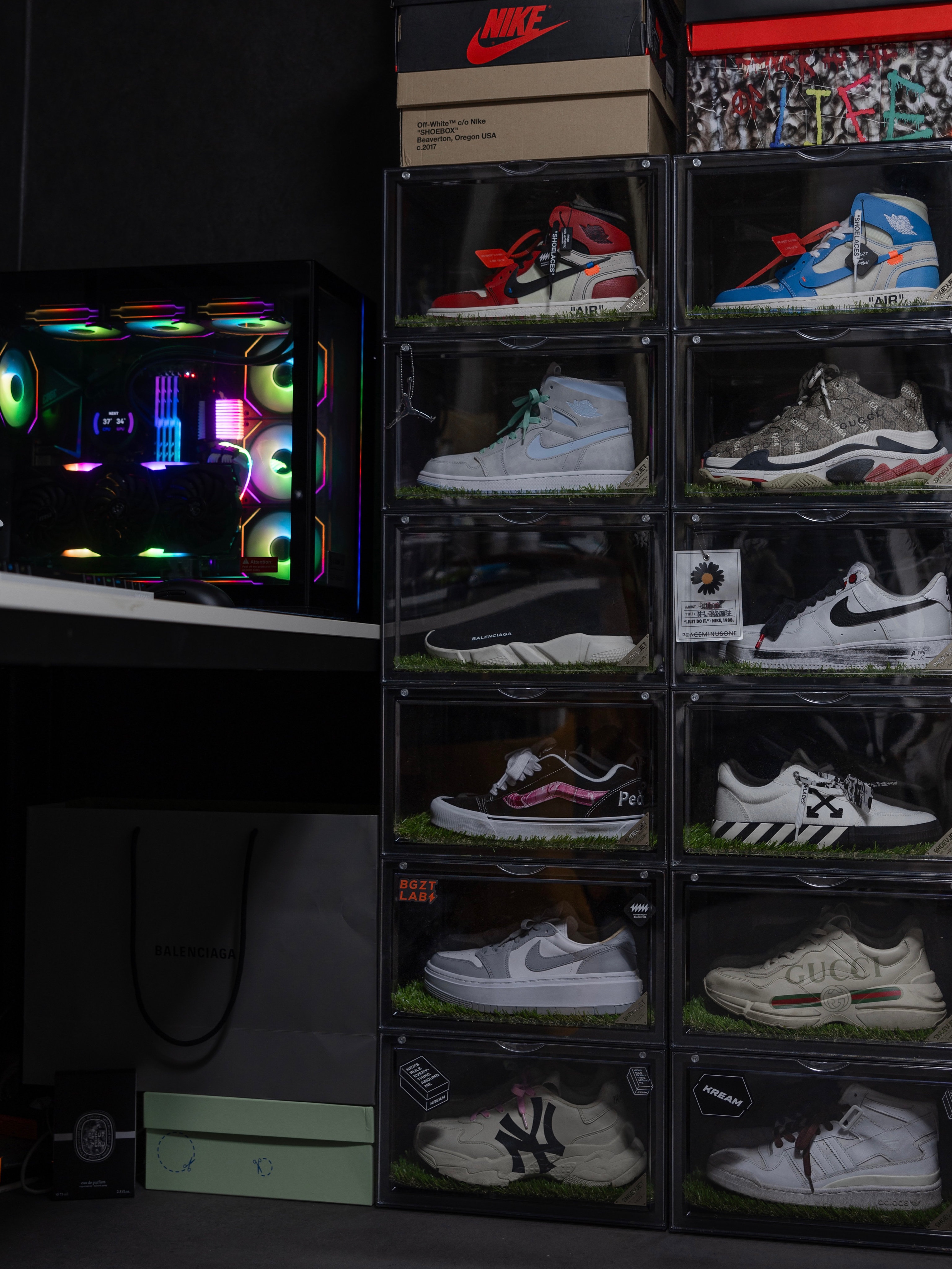 Vans x Peaches. Knu-Skool Black Pink (Special Box), (W) Jordan 1 Elevate Low White and Wolf Grey 착용 스타일