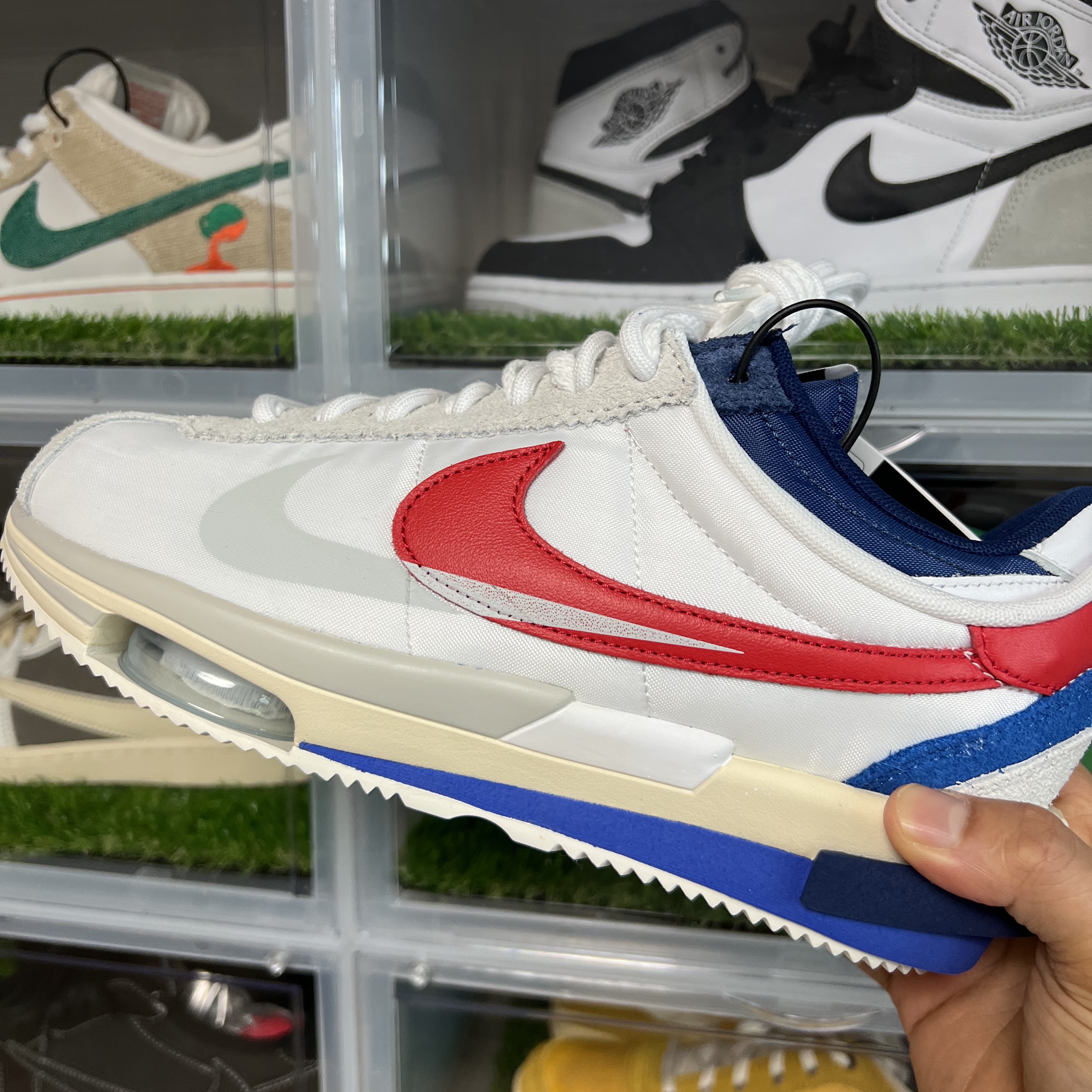 Nike x Sacai Zoom Cortez SP White and University Red 착용 스타일