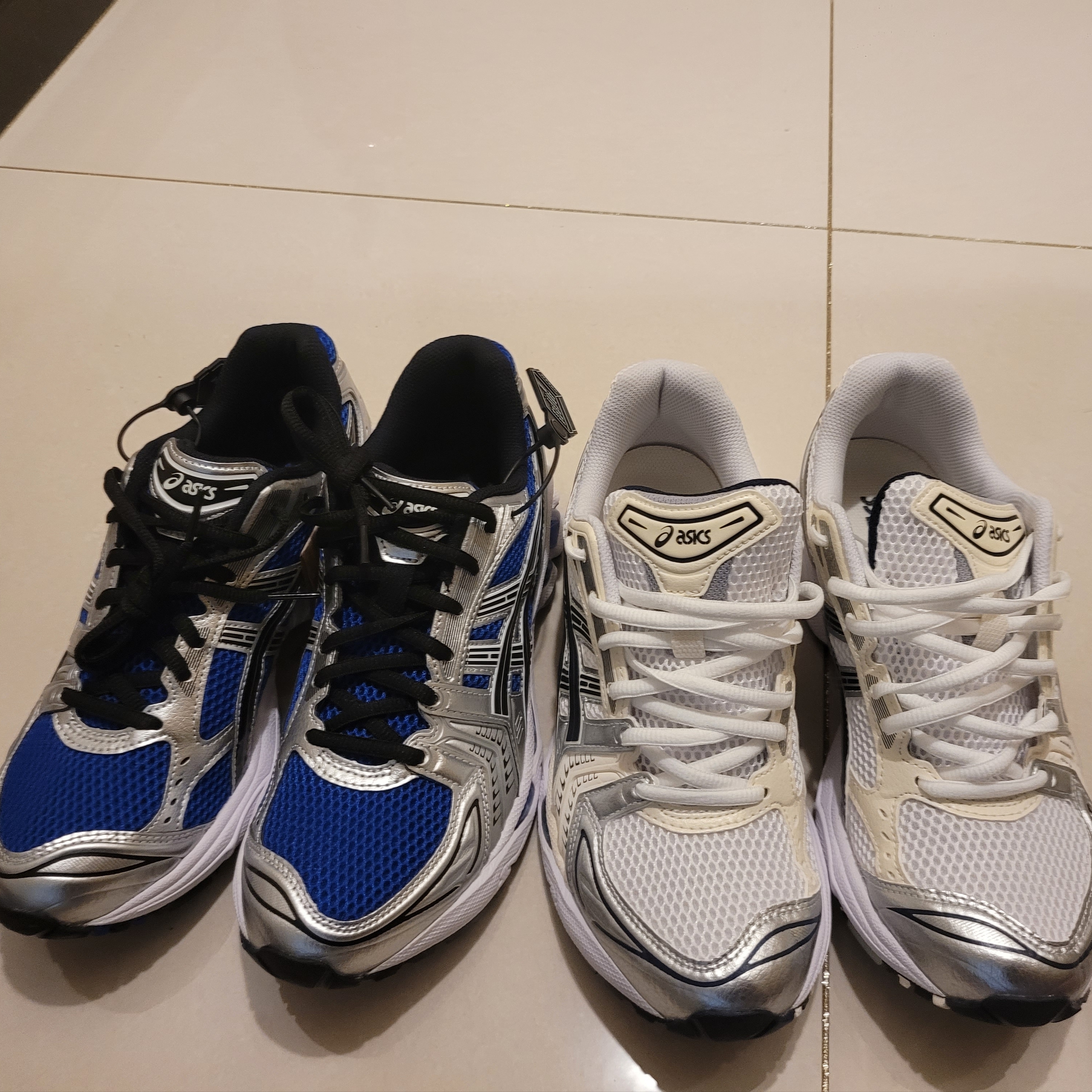 (W) Asics Gel-Kayano 14 White Midnight 착용 스타일