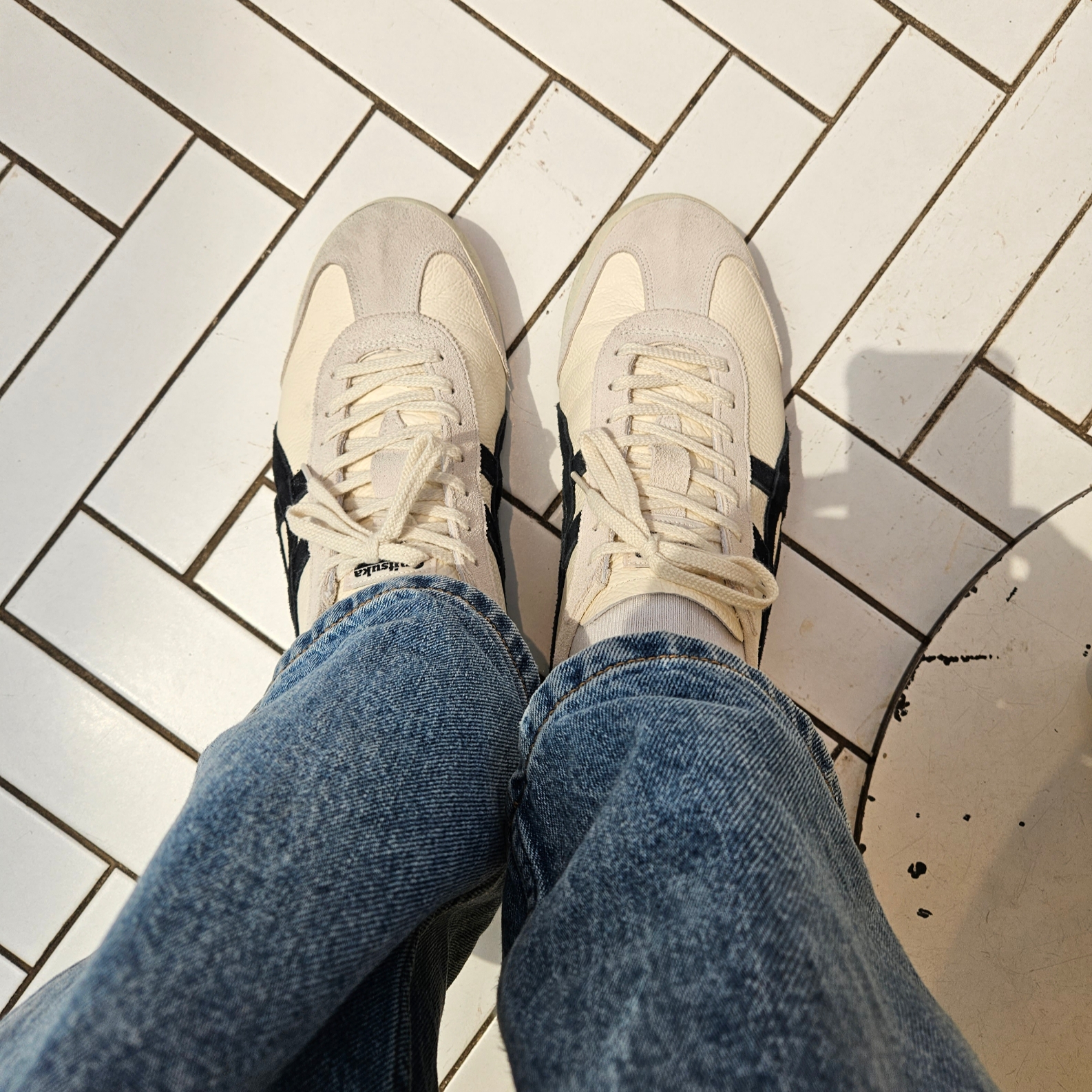 Onitsuka Tiger Mexico 66 Vintage White Black 착용 스타일 - 2