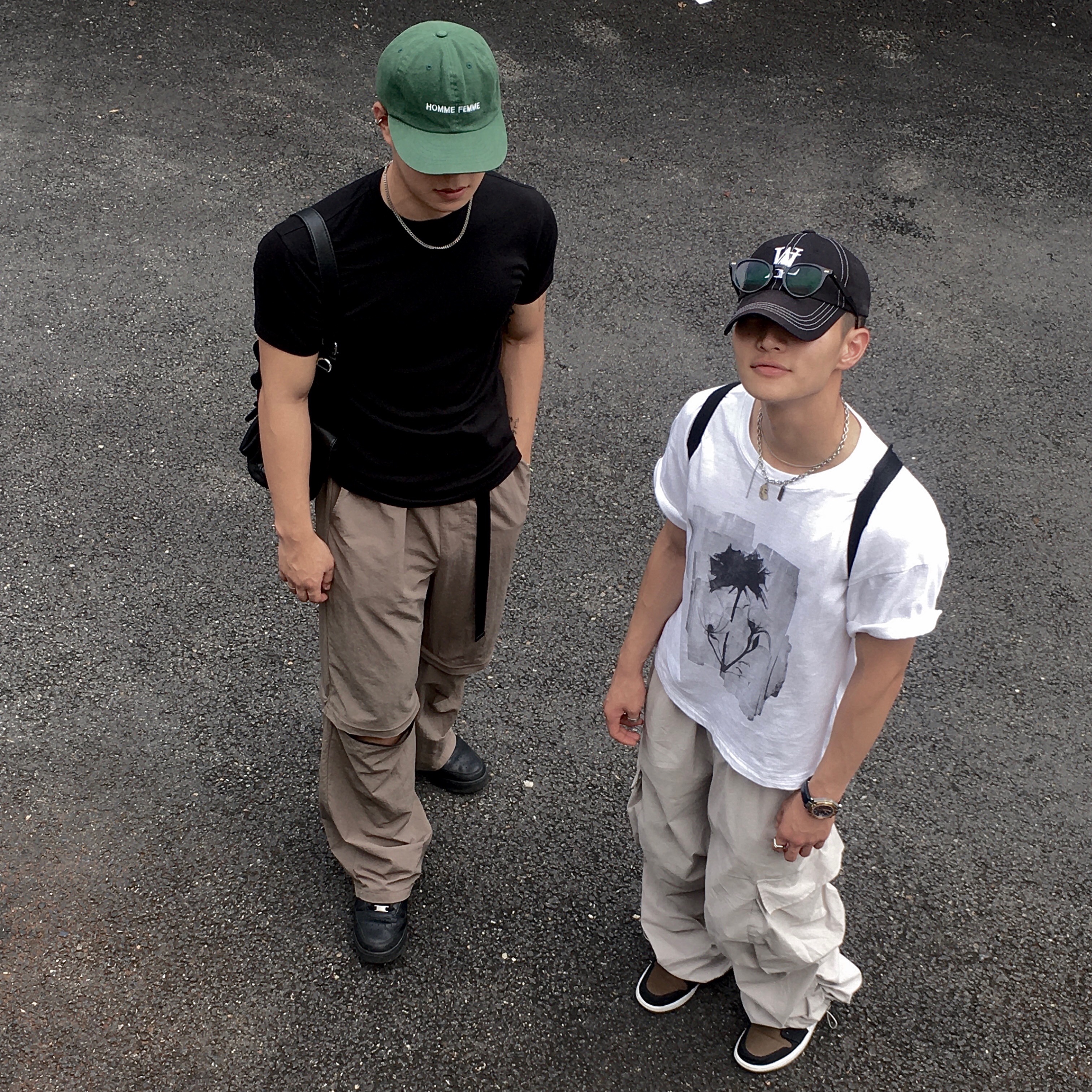 Nike Air Force 1 '07 Low Triple Black, Nike x Stussy Dunk High Plus B Medium Brown British Khaki 착용 스타일