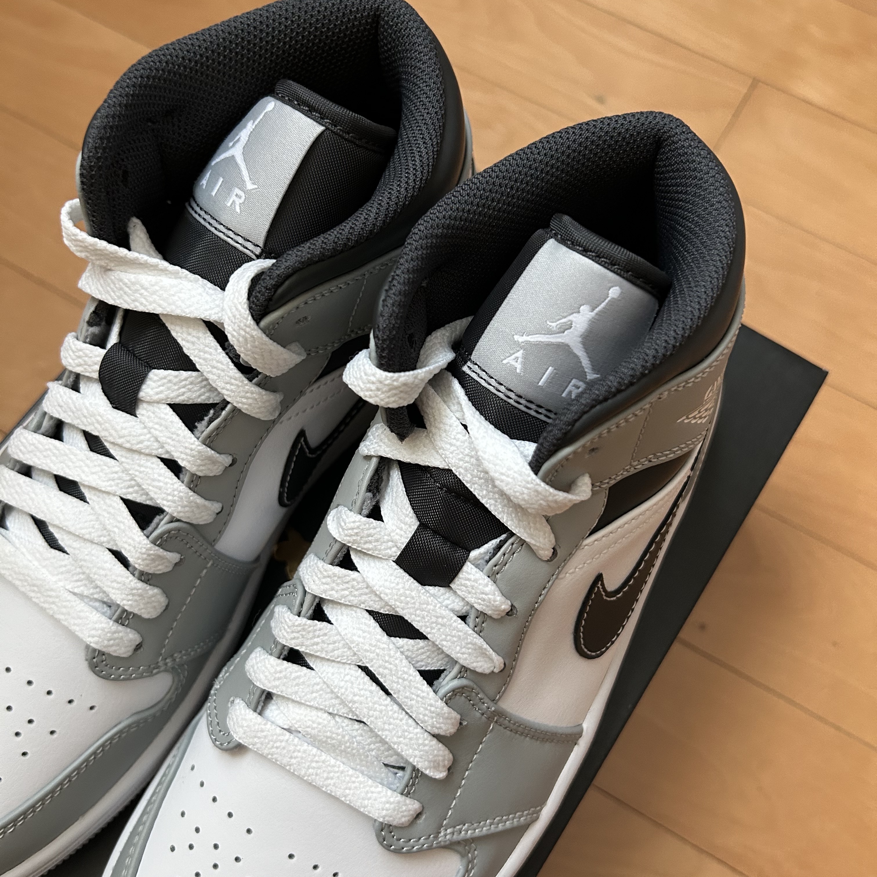Jordan 1 Mid Light Smoke Grey Anthracite 착용 스타일