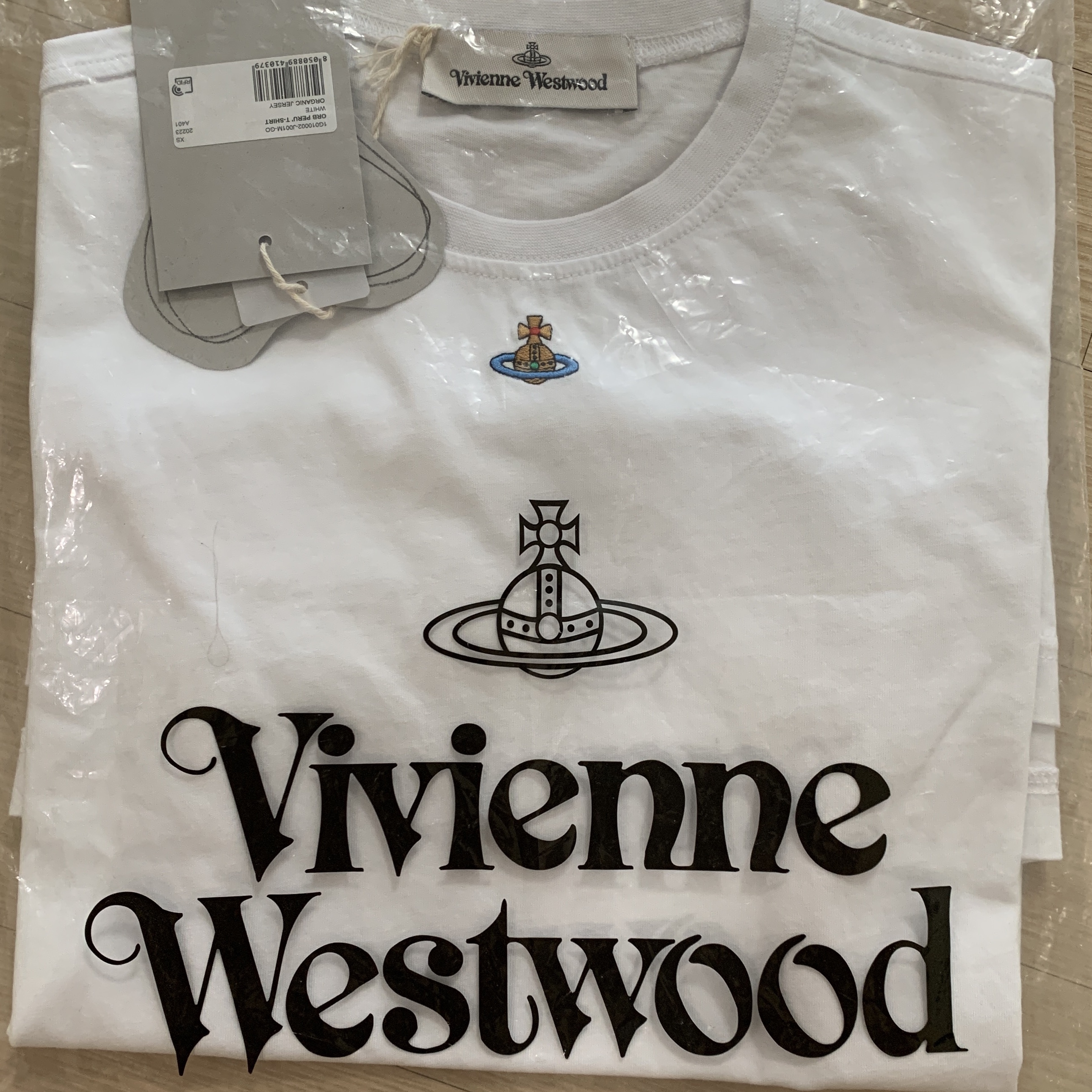 (W) Vivienne Westwood Orb Peru T-Shirt White - 23SS 착용 스타일