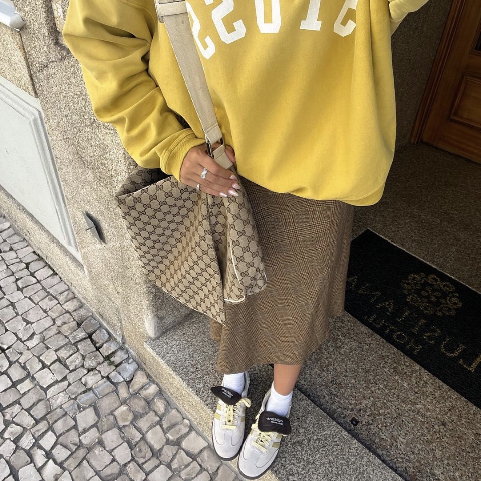 Adidas x Wales Bonner Samba Brown Ecru Tint, Stussy Sun Faded Oversized Crew Yellow 착용 스타일