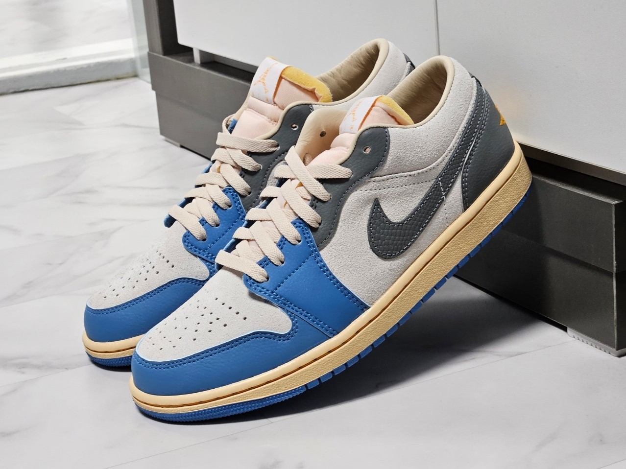 Jordan 1 Low SE Tokyo 96 착용 스타일 - 3