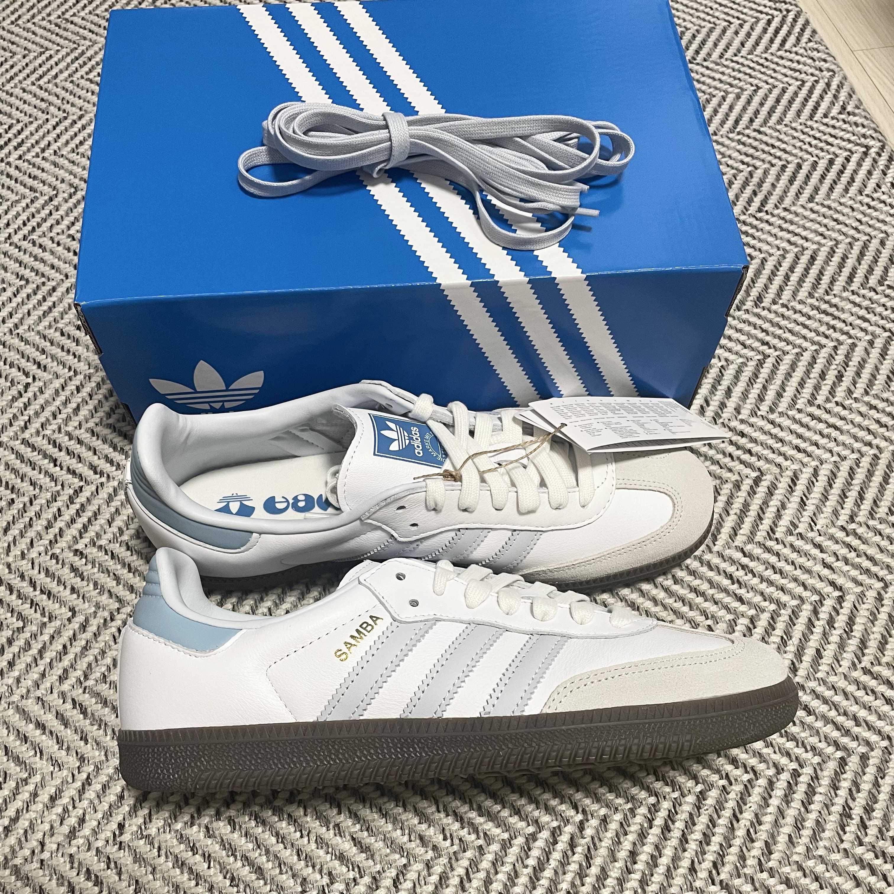 Adidas Samba OG Cloud White, Adidas x Kith Samba OG Classics Program 착용 스타일 - 1