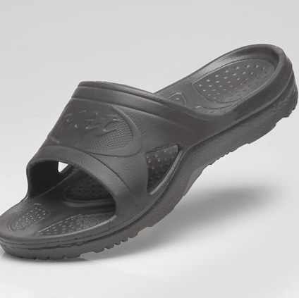 Adidas Yeezy Slide Slate Grey 착용 스타일 - 2