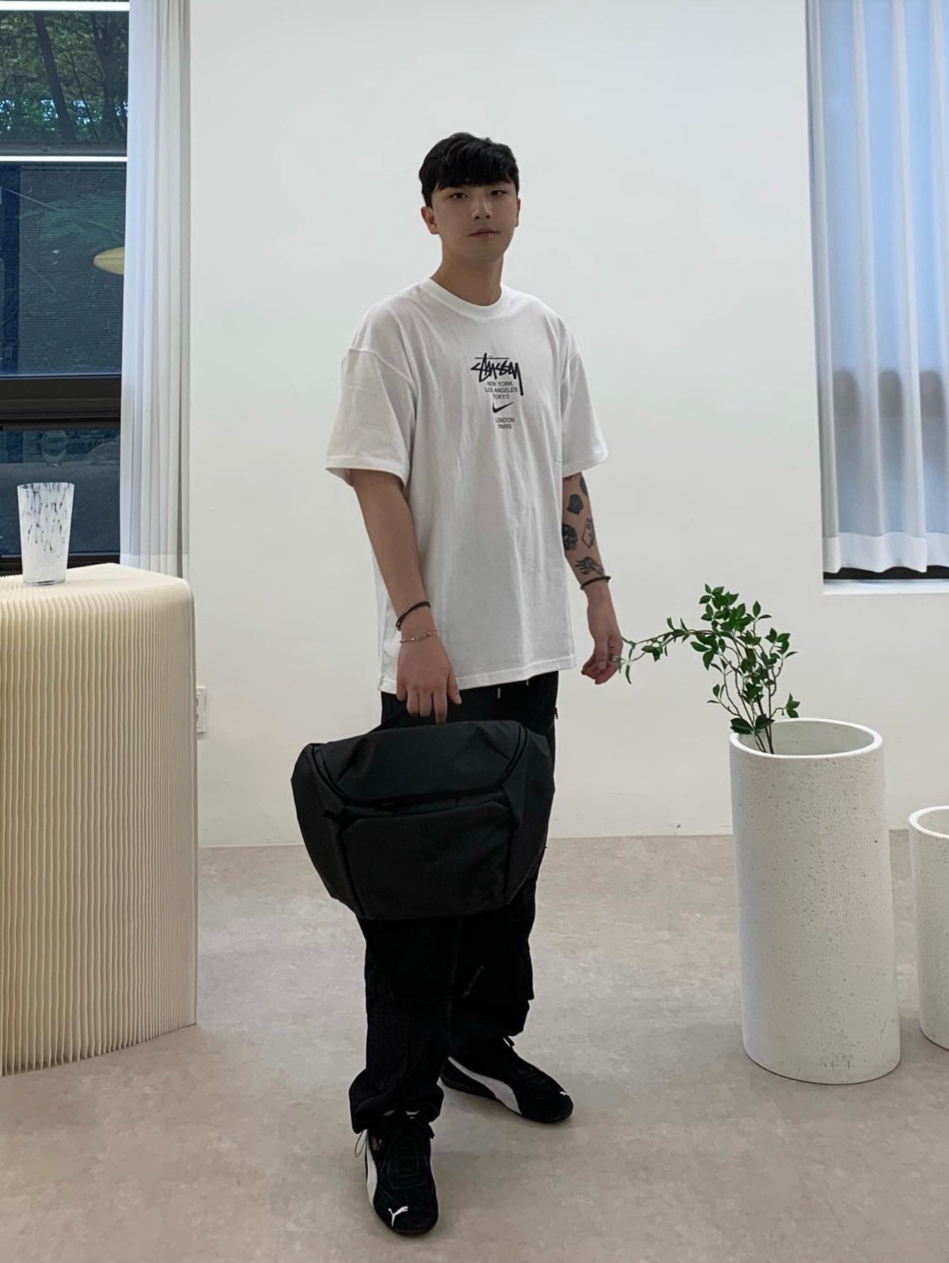 Nike x Stussy WT T-Shirt White - US/EU, Puma Speedcat LS Black White 착용 스타일 - 1