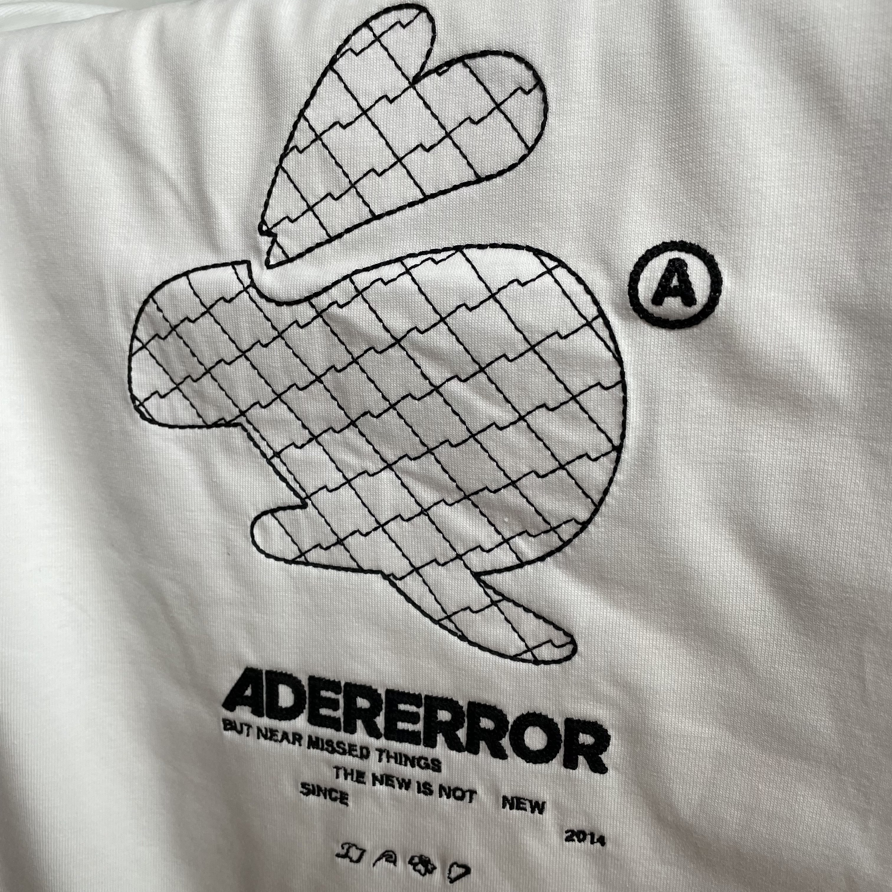 Ader Error Twinny Logo T-Shirt White 착용 스타일 - 2