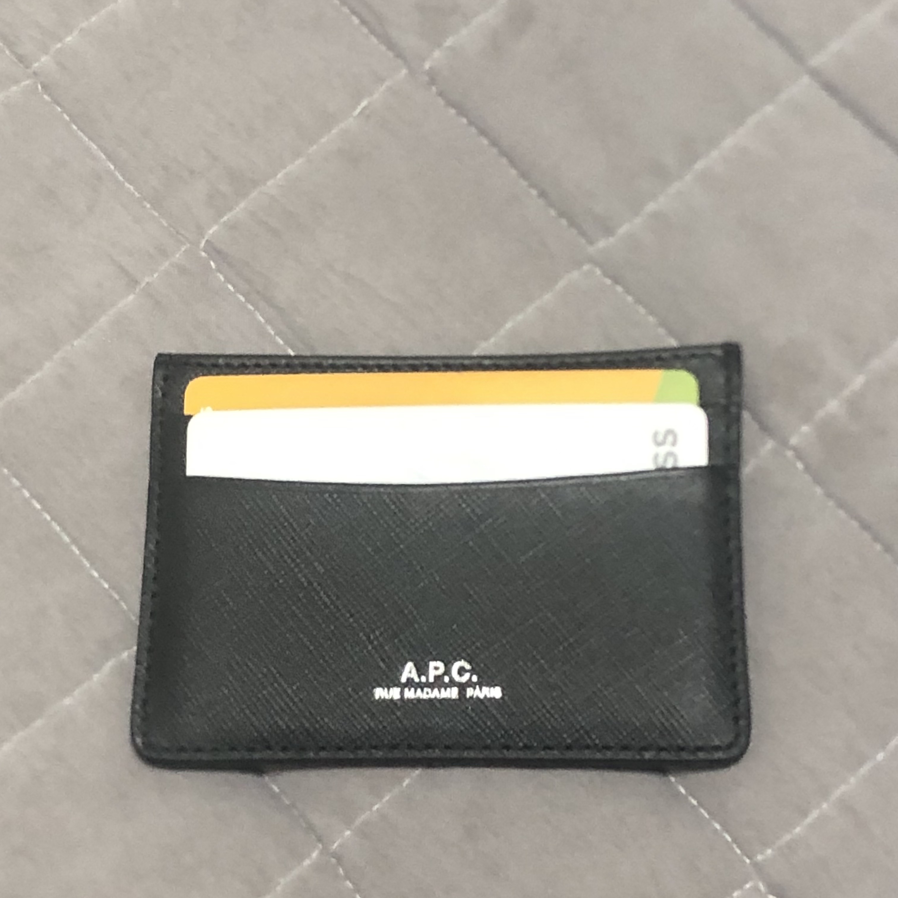 A.P.C. Andre Card Holder Black 착용 스타일