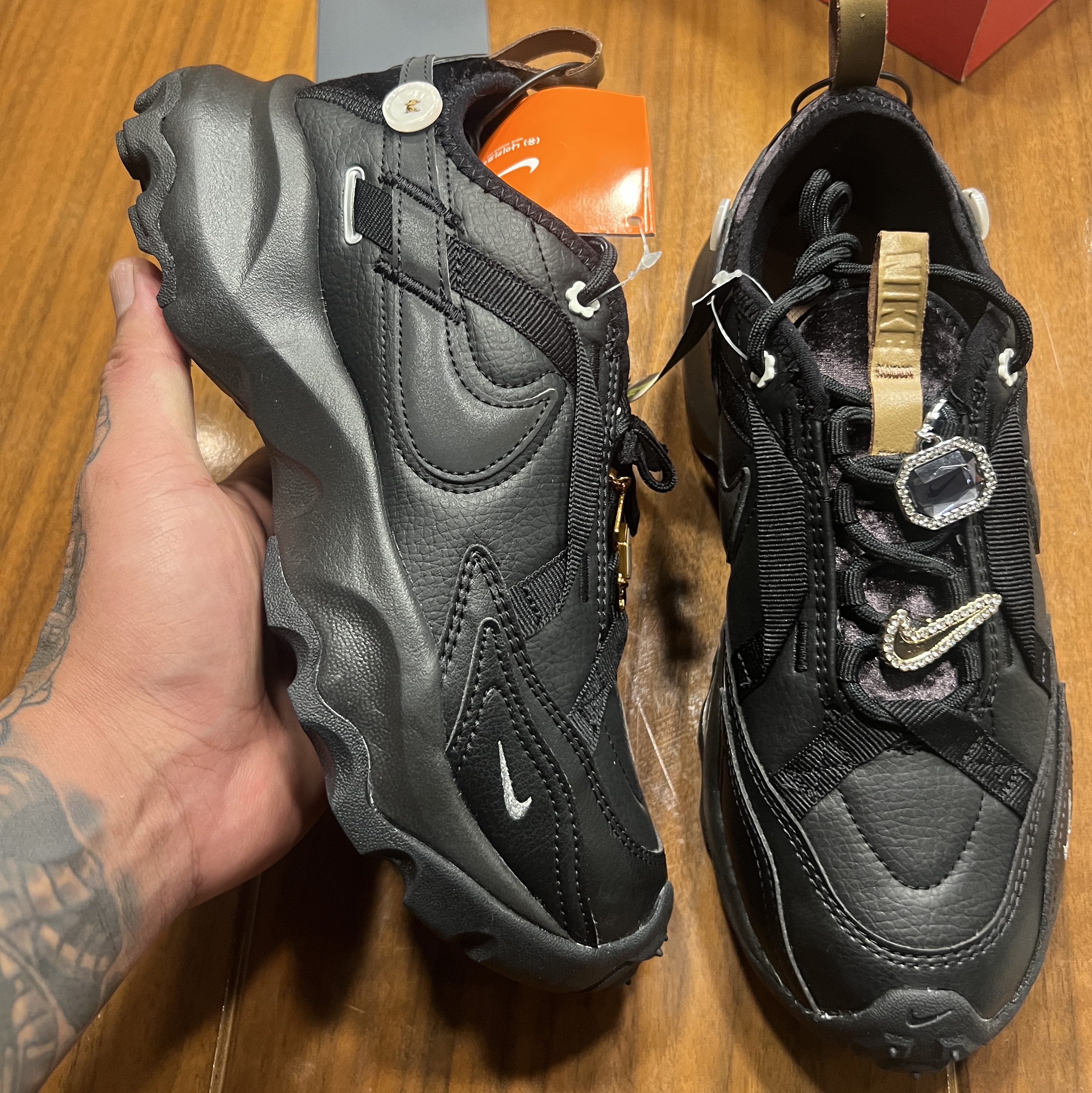 (W) Nike TC 7900 Black 착용 스타일 - 2