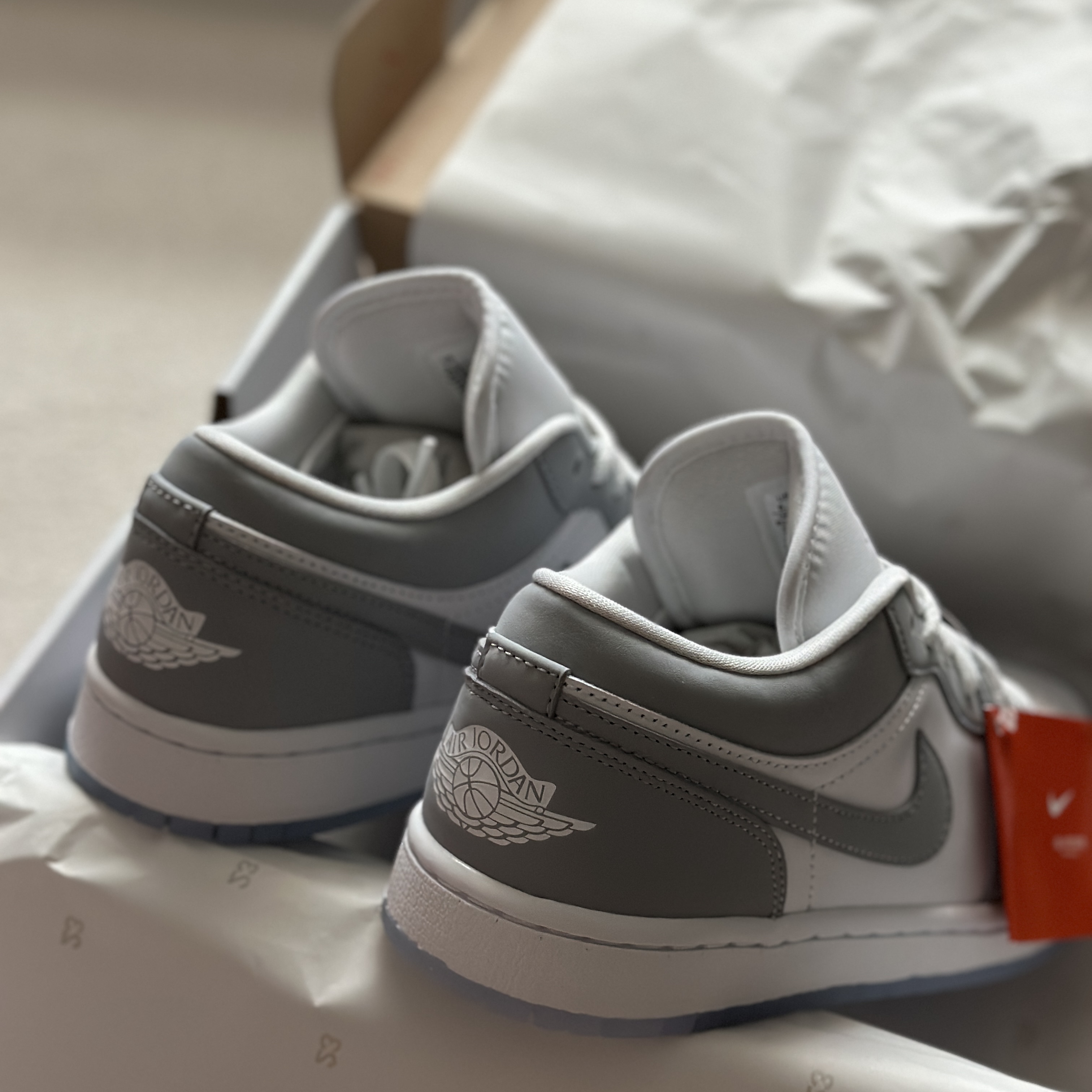(W) Jordan 1 Low White Wolf Grey 착용 스타일