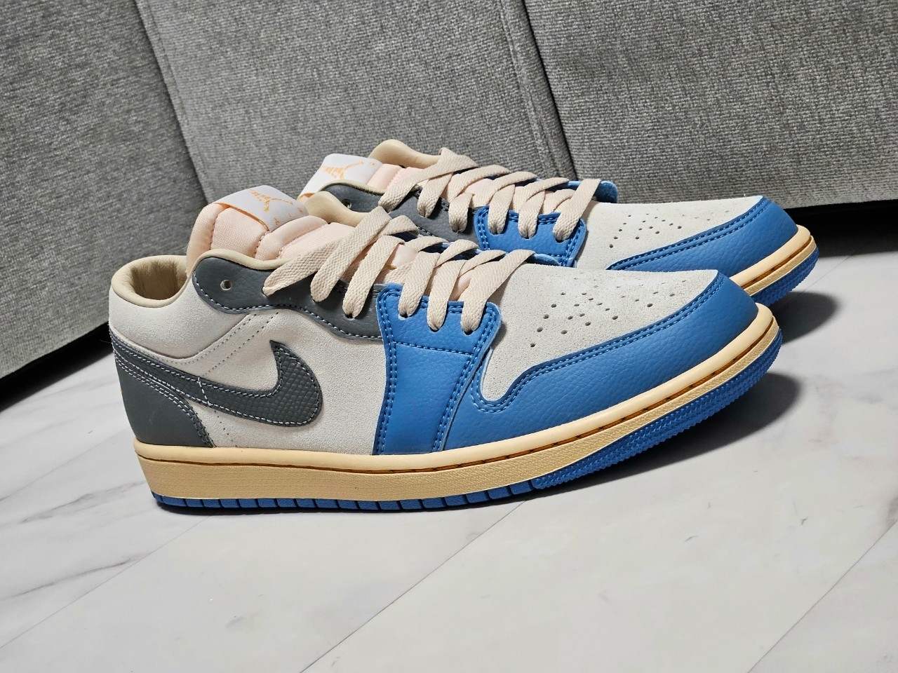 Jordan 1 Low SE Tokyo 96 착용 스타일 - 4