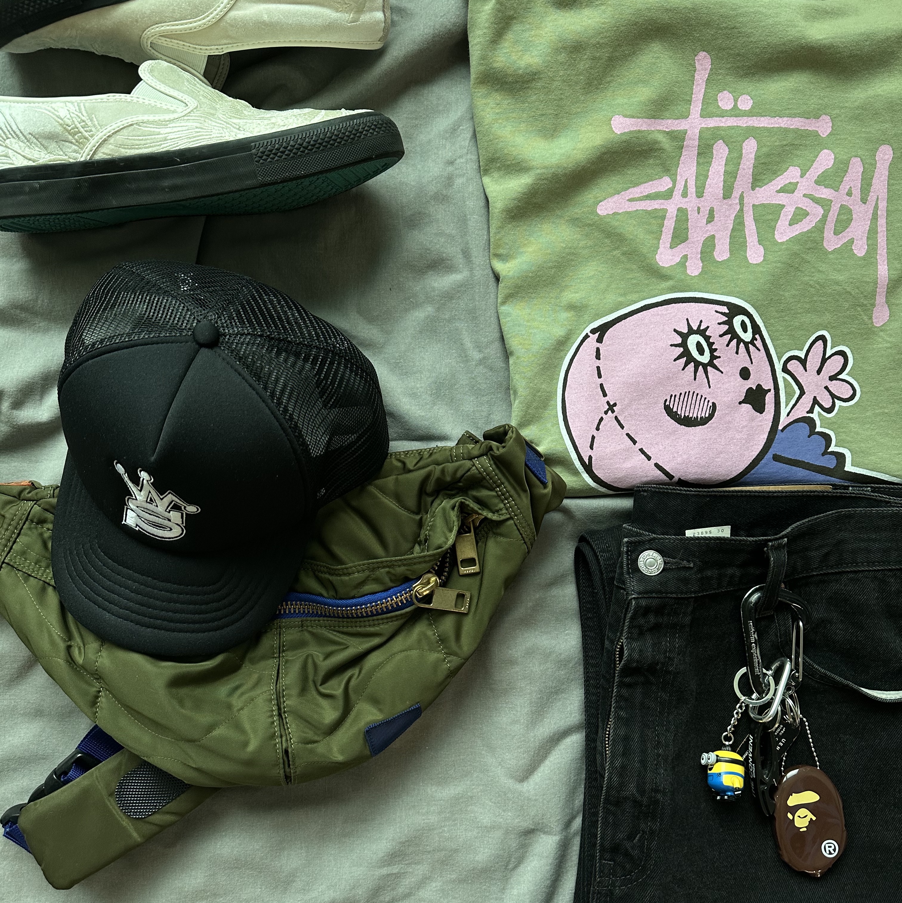 Stussy Dollie Pigment Dyed T-Shirt Artichoke, Stussy x Our Legacy Work Shop Trucker Cap Black 착용 스타일 - 3