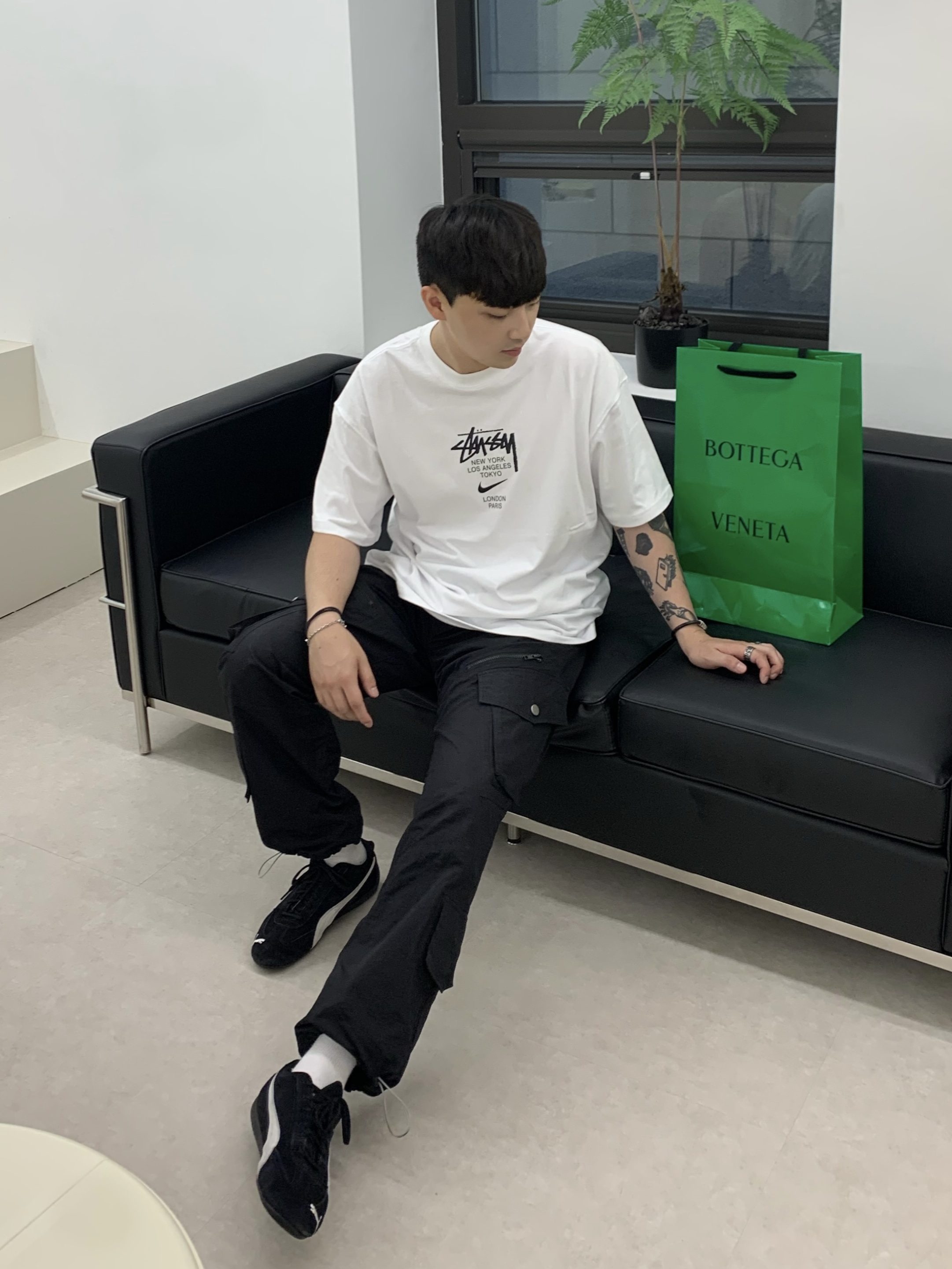 Nike x Stussy WT T-Shirt White - US/EU, Puma Speedcat LS Black White 착용 스타일 - 1