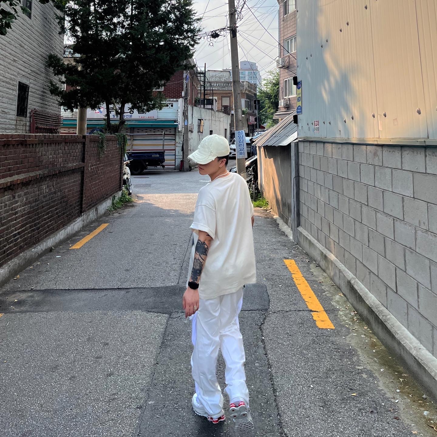 Nike x Supreme Shox Ride 2 SP White, Apple Watch SE 44mm GPS Midnight Aluminum Case with Sport Band Midnight (Korean Ver.) 착용 스타일 - 3