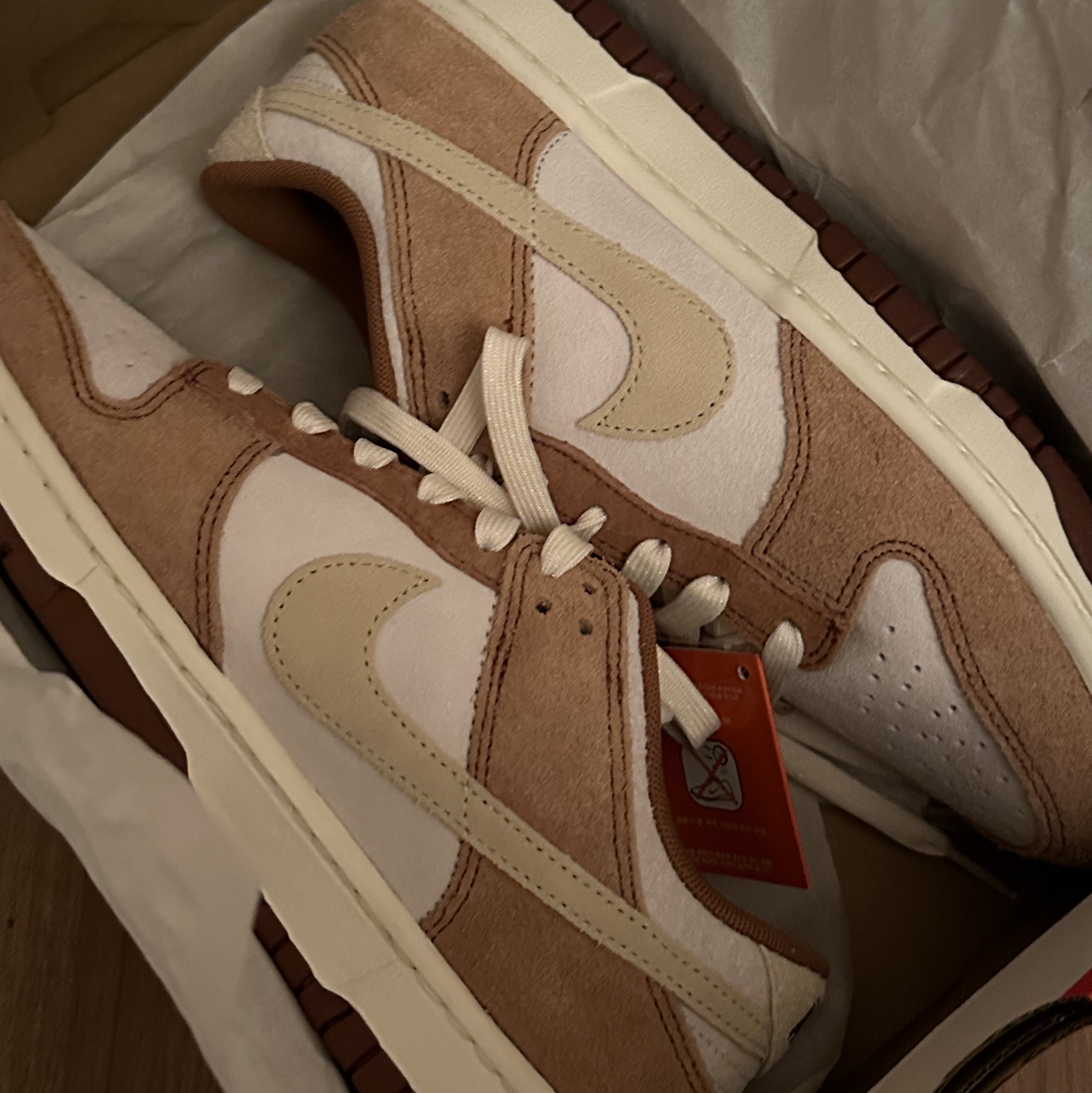 Nike Dunk Low Pro Premium Medium Curry 착용 스타일