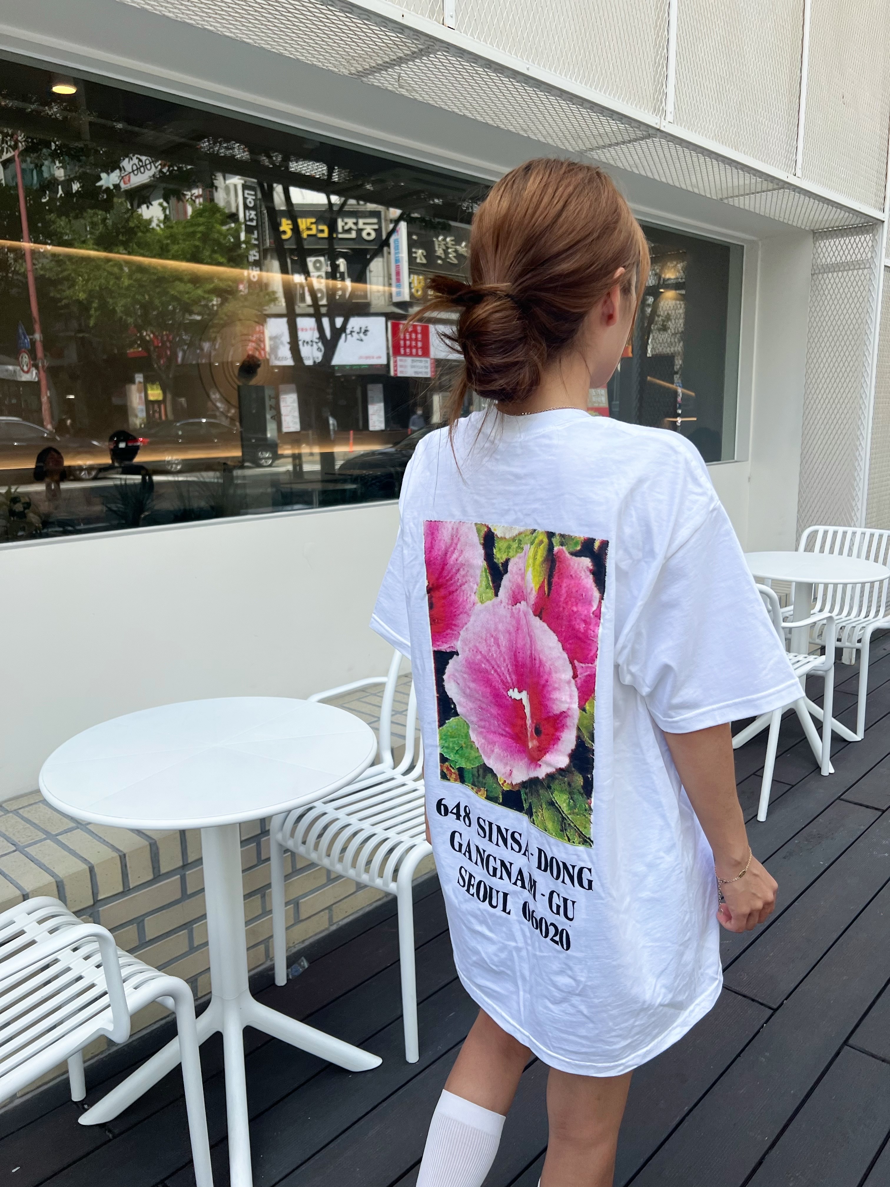 Supreme Seoul Box Logo T-Shirt White - 23FW, Vivienne Westwood Mayfair Bas Relief Pendant Pink Gold 착용 스타일 - 3