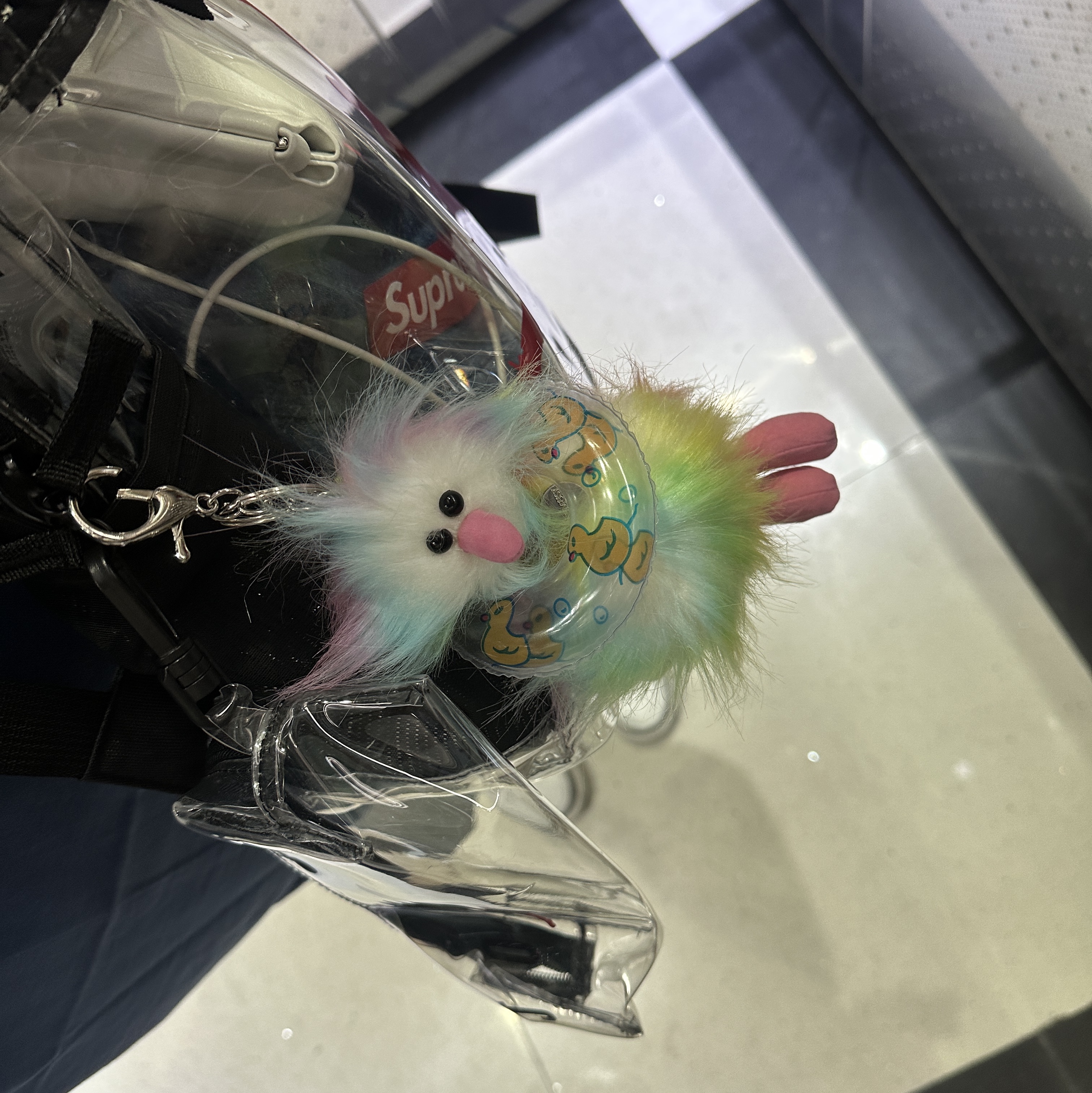 Cosymosy Ugly Bird Keyring Rainbow 착용 스타일 - 3