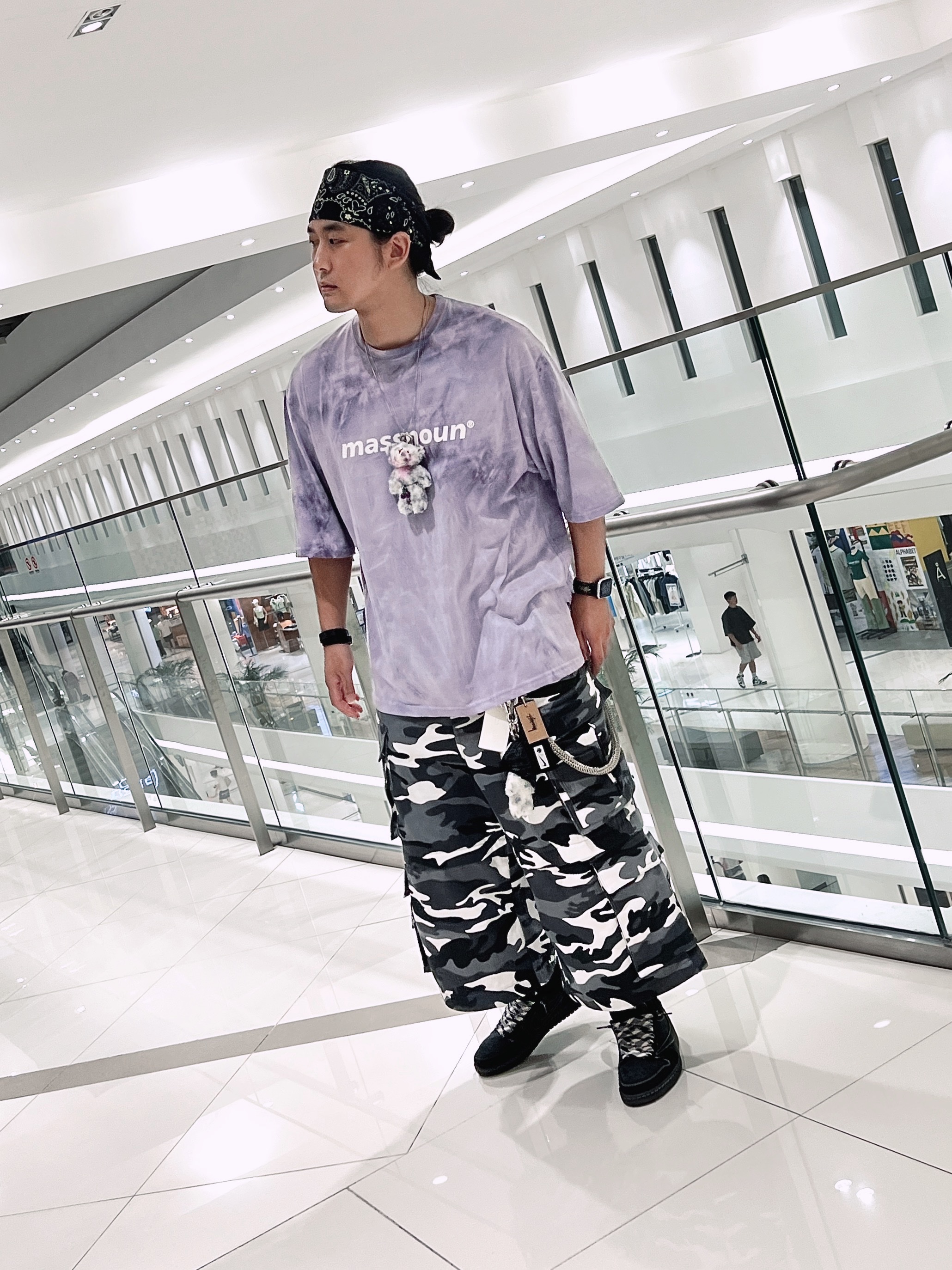 Jordan 1 x Travis Scott Retro Low OG SP Black Phantom, Project G/R Oversized Convertible Cargo Pants City Camo 착용 스타일 - 1
