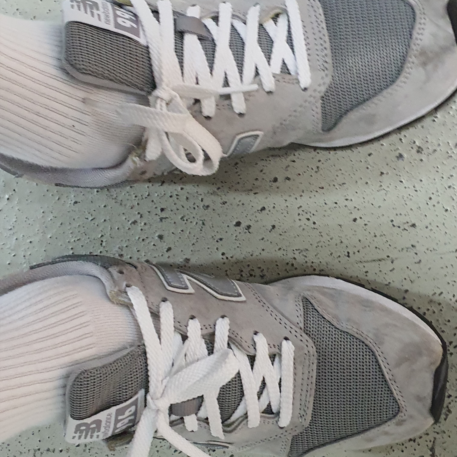 New Balance 996 Grey 착용 스타일 - 1
