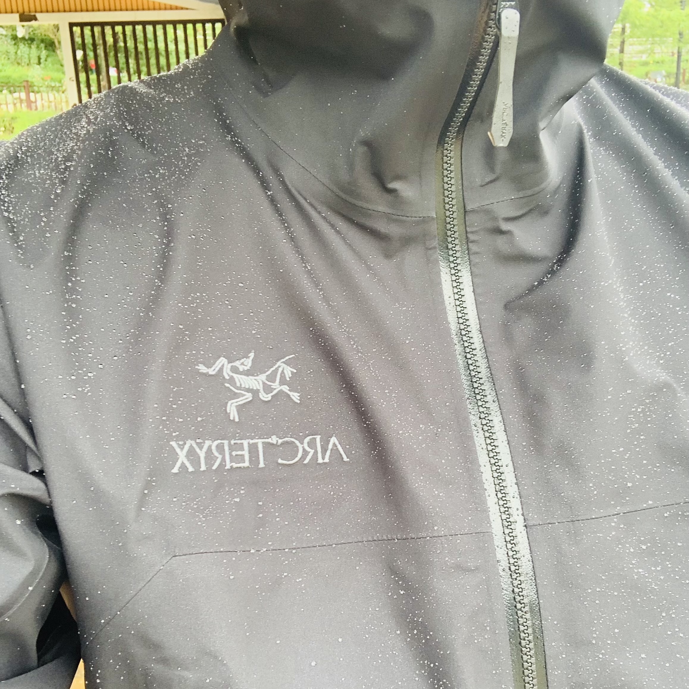 Arc'teryx Beta Jacket Black 착용 스타일