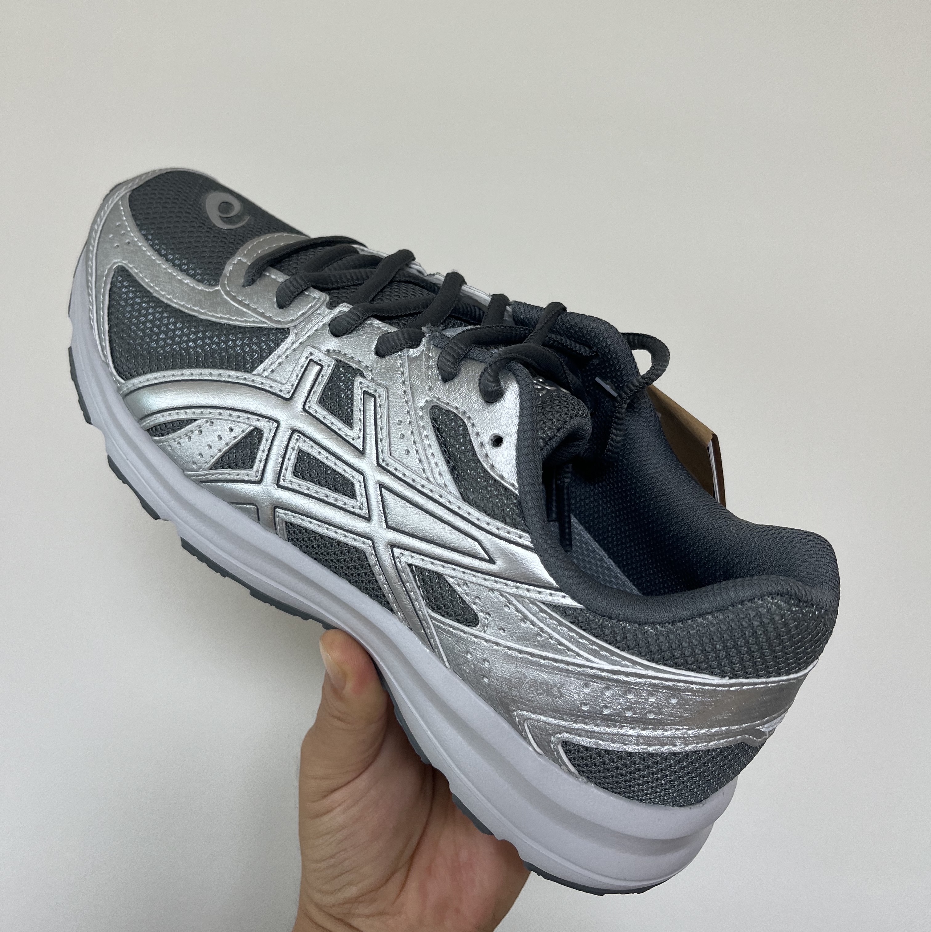 Asics Jog 100 S SMU Sheet Rock Pure Silver - 2E Wide 착용 스타일 - 2
