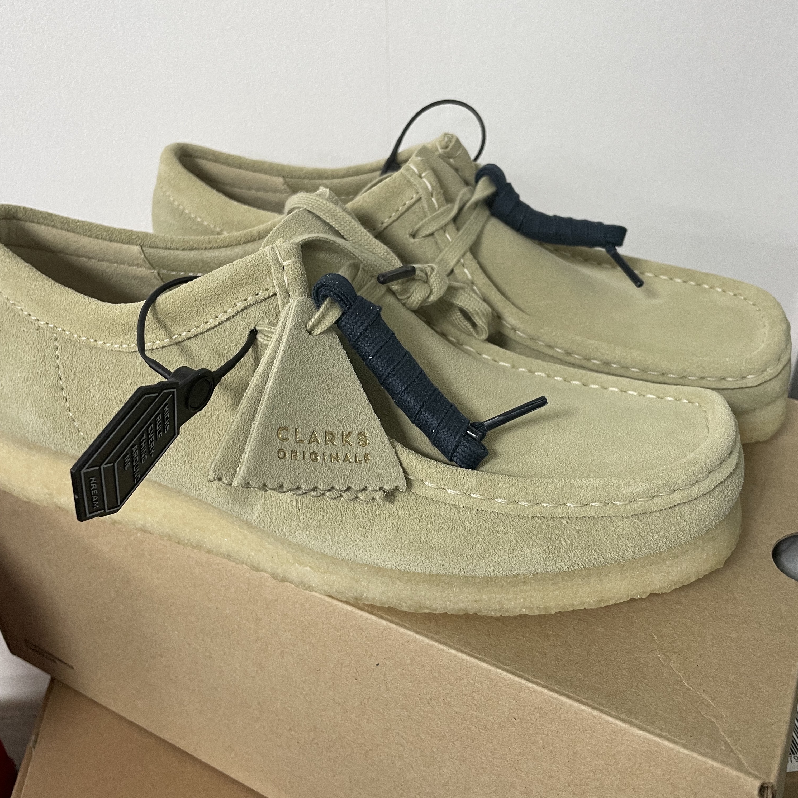 Clarks Wallabee Maple Suede 착용 스타일