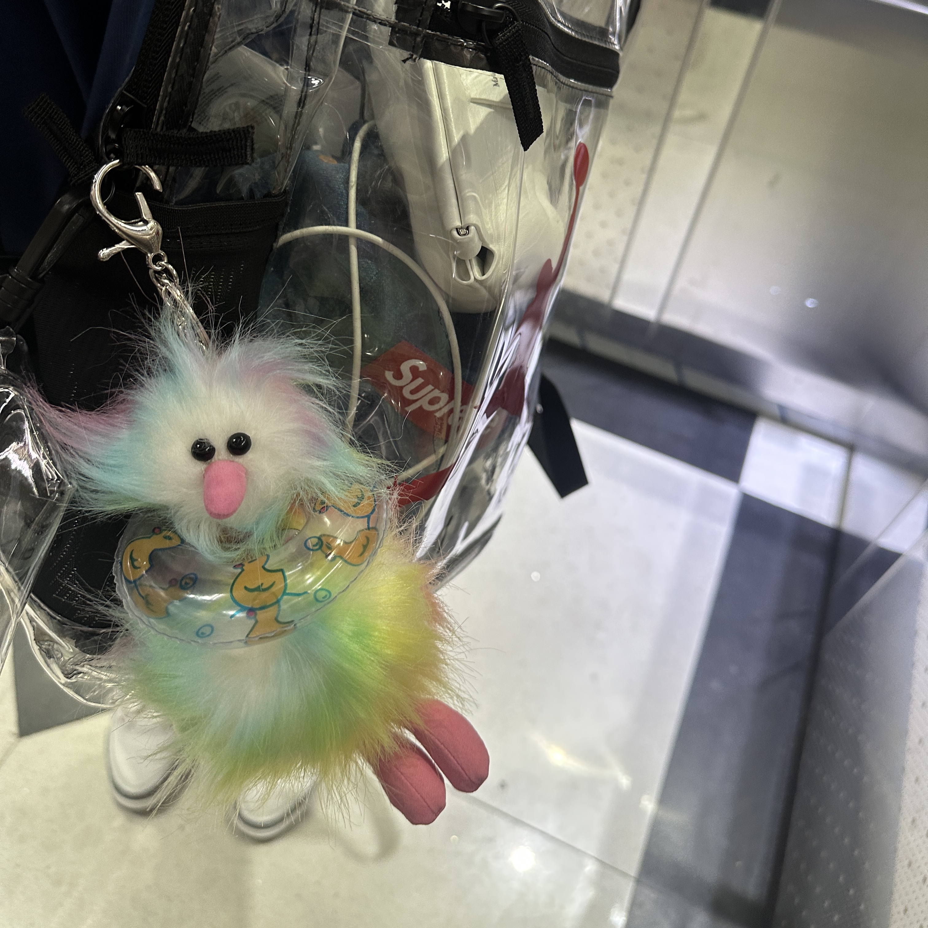 Cosymosy Ugly Bird Keyring Rainbow 착용 스타일 - 2