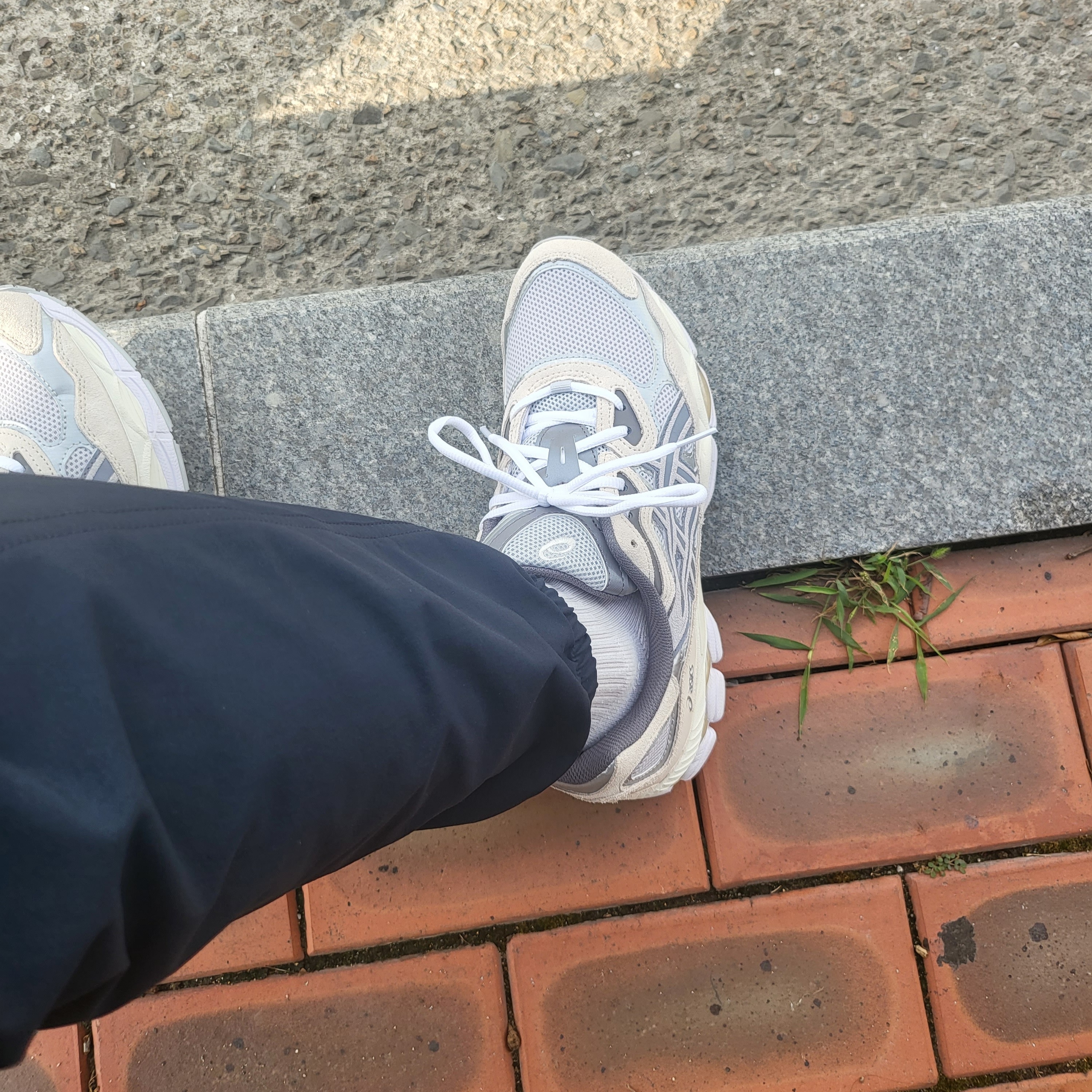 Asics Gel-NYC Concrete Oatmeal 착용 스타일 - 1