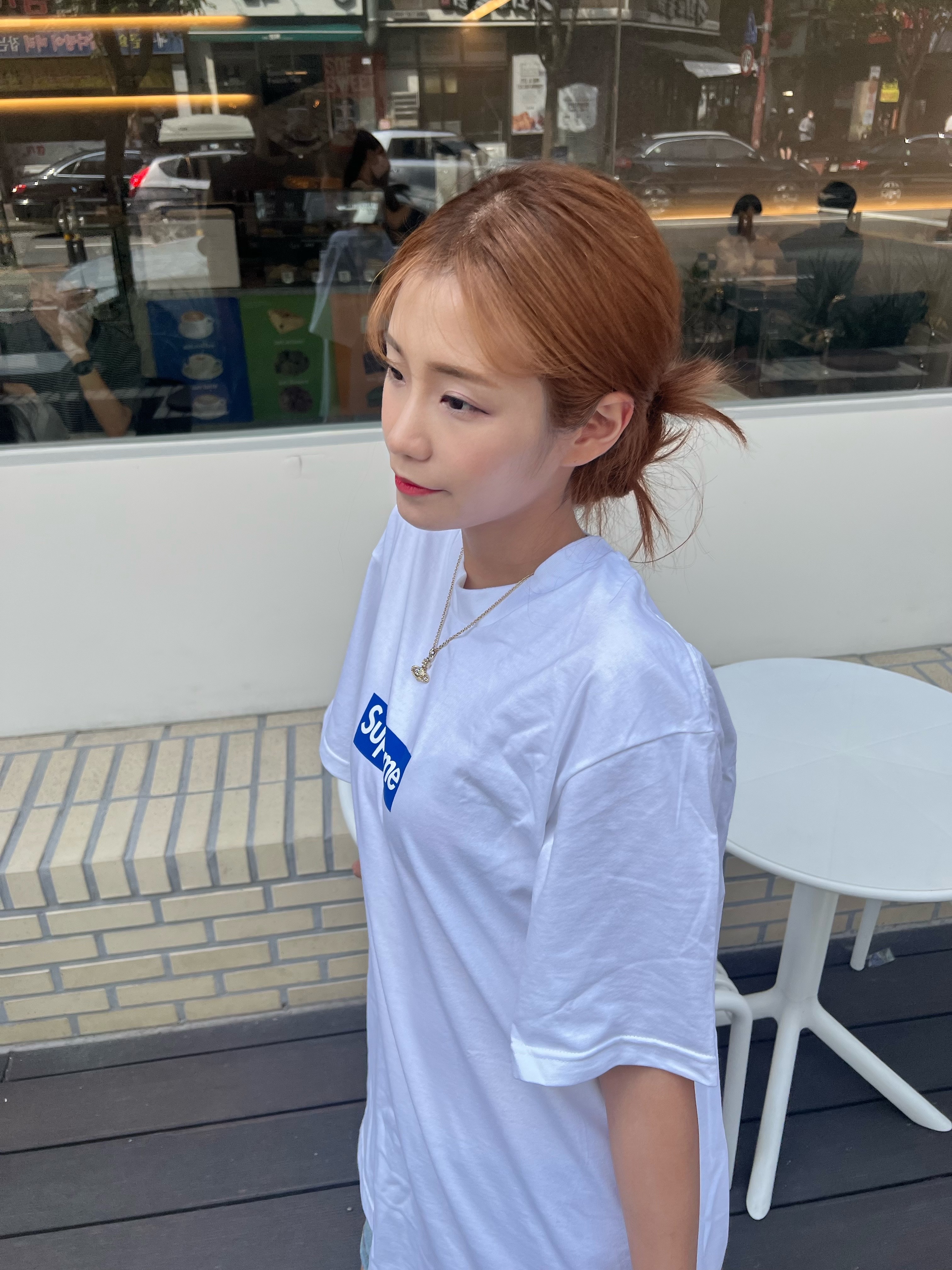 Supreme Seoul Box Logo T-Shirt White - 23FW, Vivienne Westwood Mayfair Bas Relief Pendant Pink Gold 착용 스타일 - 2