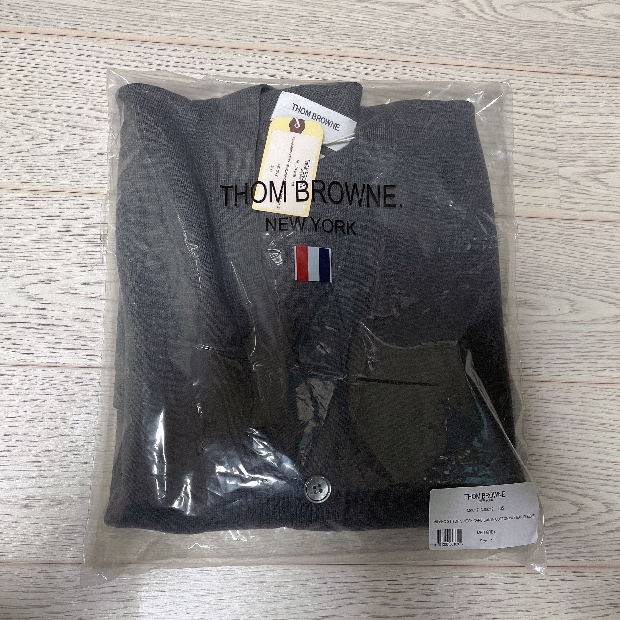 Thom Browne Milano Stitch 4-Bar Cardigan Medium Grey 착용 스타일