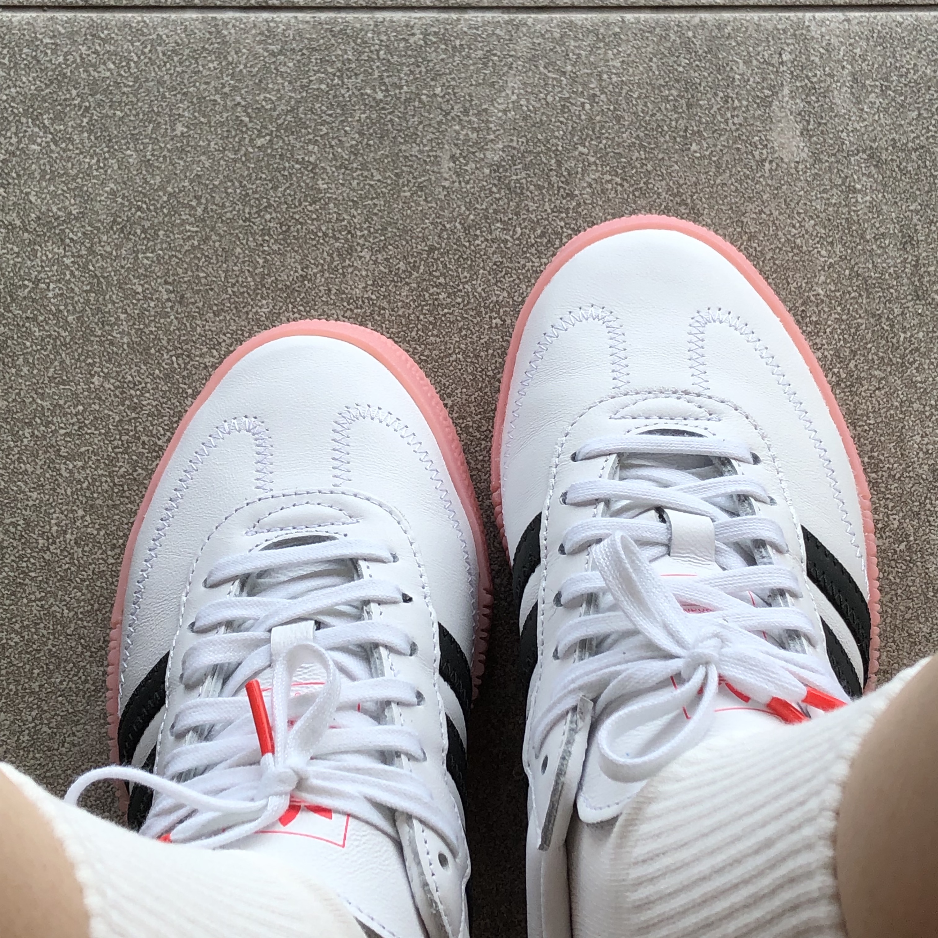 (W) Adidas Sambarose White Pink 착용 스타일 - 2