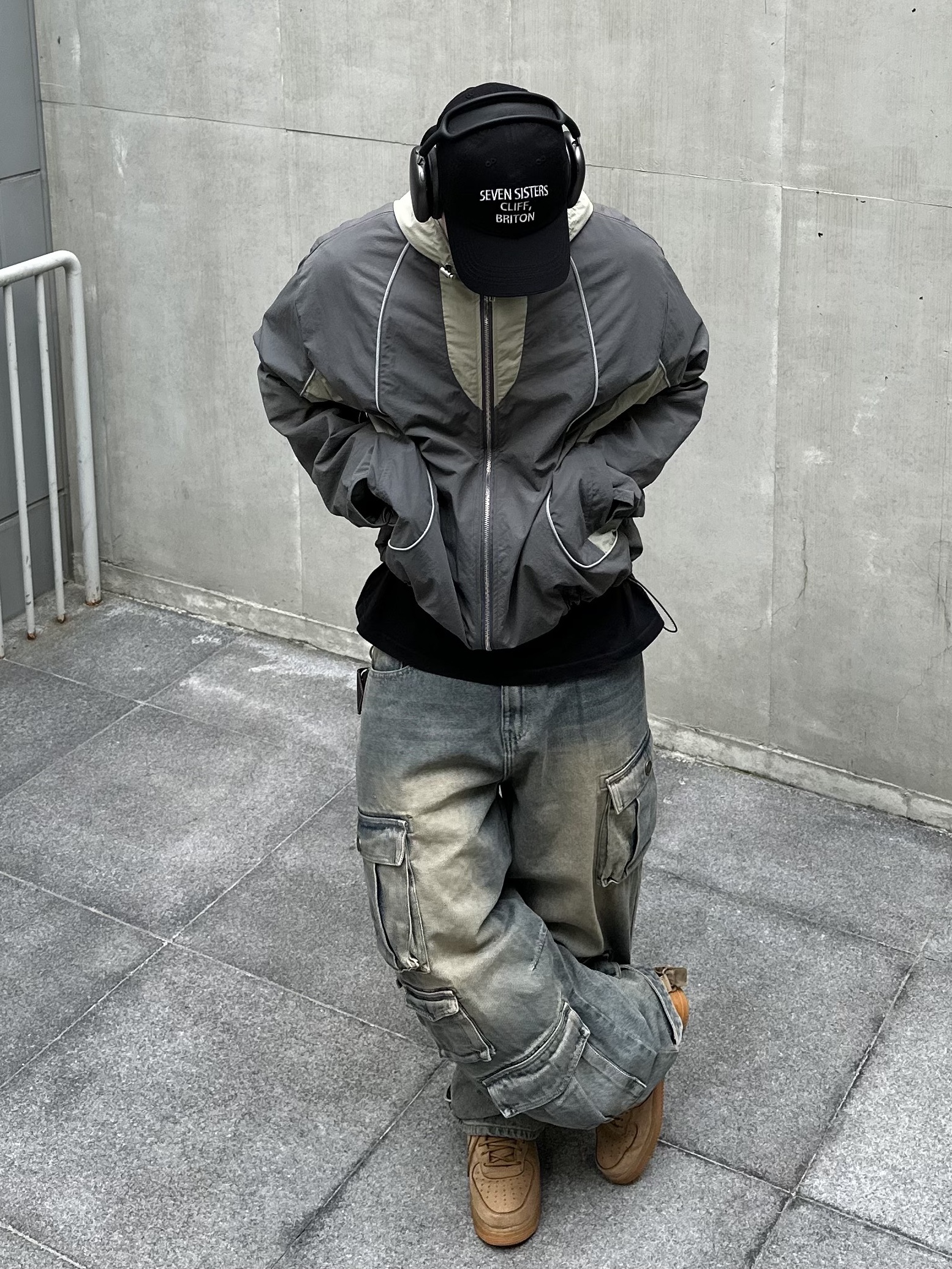 Nike Air Force 1 High '07 LV8 WB Flax, Apple AirPods Max Lightning Space Gray (Korean Ver.) 착용 스타일 - 5
