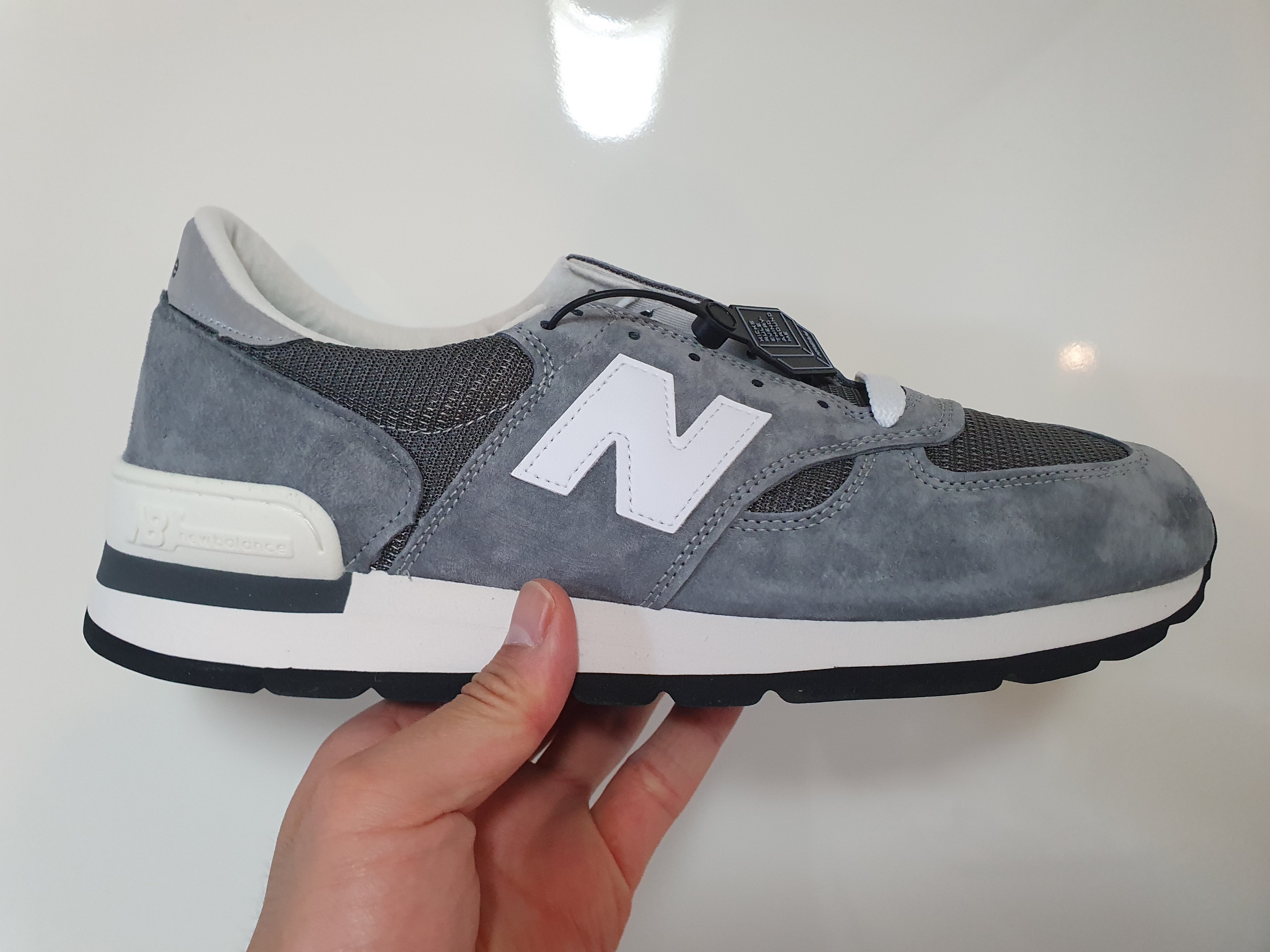 New Balance 990v1 Made in USA Grey White 착용 스타일